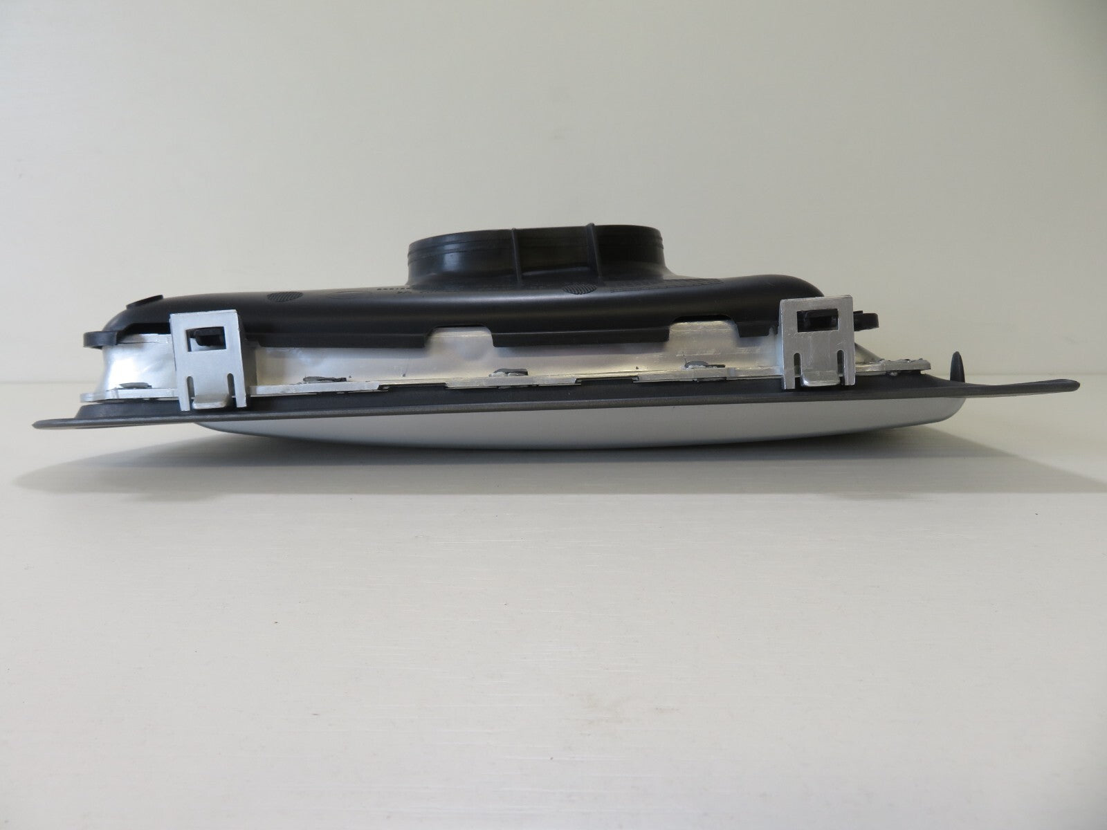 NS PASSENGER SIDE VENT GRILLE FOR RANGE ROVER SPORT L320 LR8021414 09-13