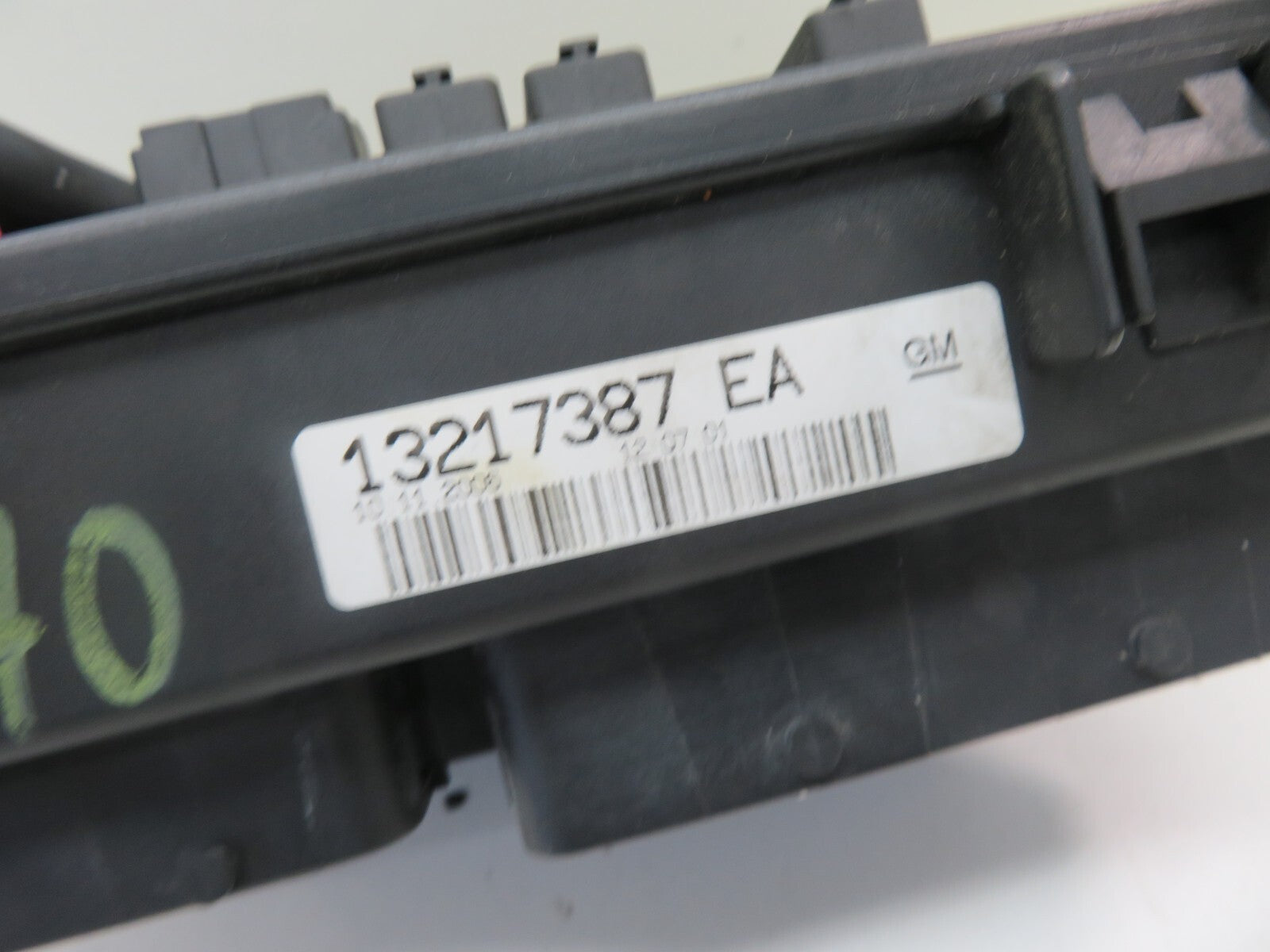 VAUXHALL CORSA D FRONT FUSE BOX 13217387 2006-2011 1700-10