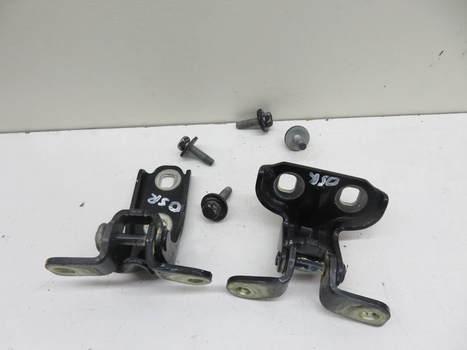 VAUXHALL MOKKA OSR REAR DRIVER DOOR HINGES BLACK 2012-2016 1600-5