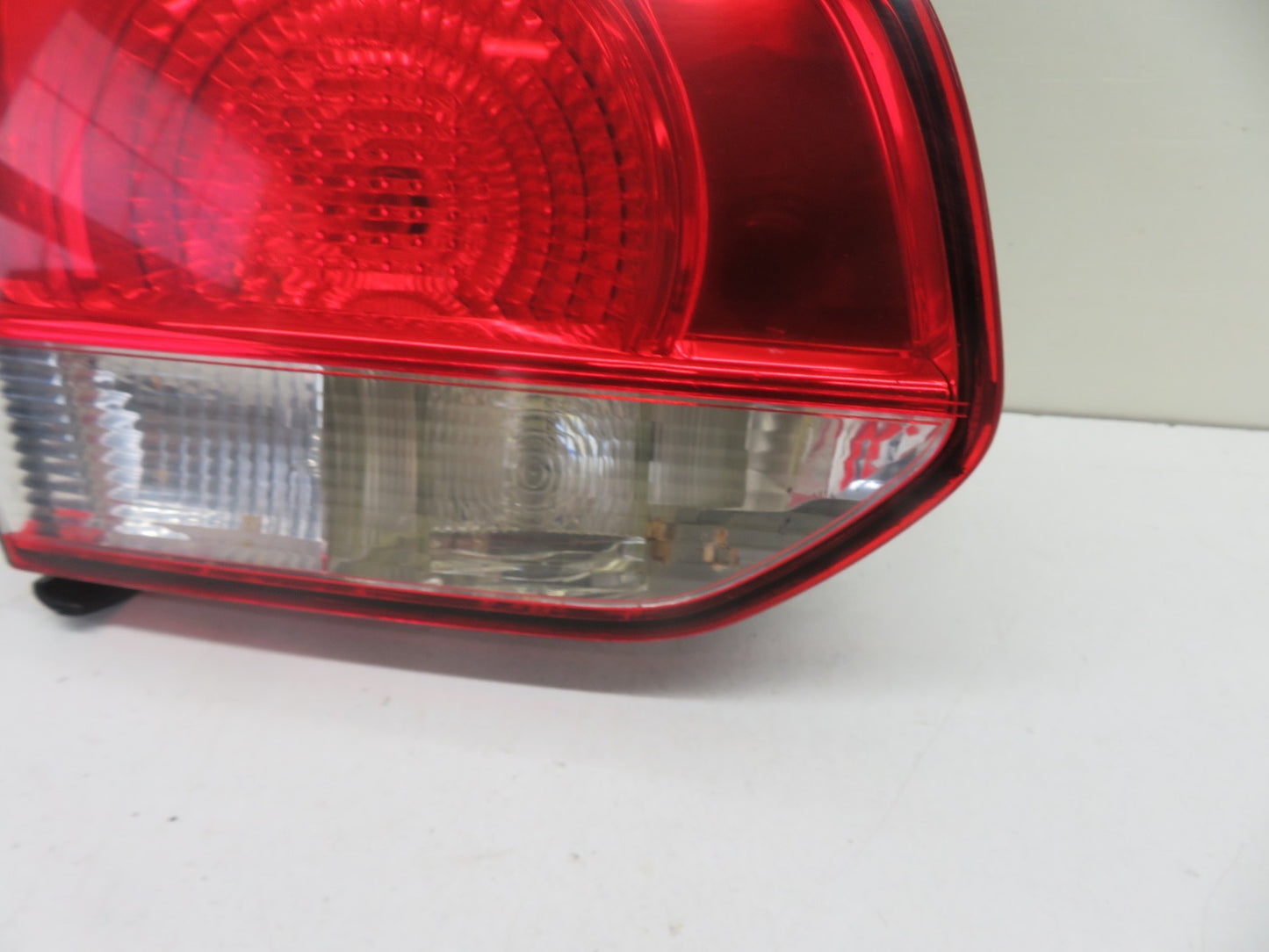 VW GOLF MK6 NS PASSENGER INNER REAR TAIL LIGHT 89090894 2009-2013 1546-5