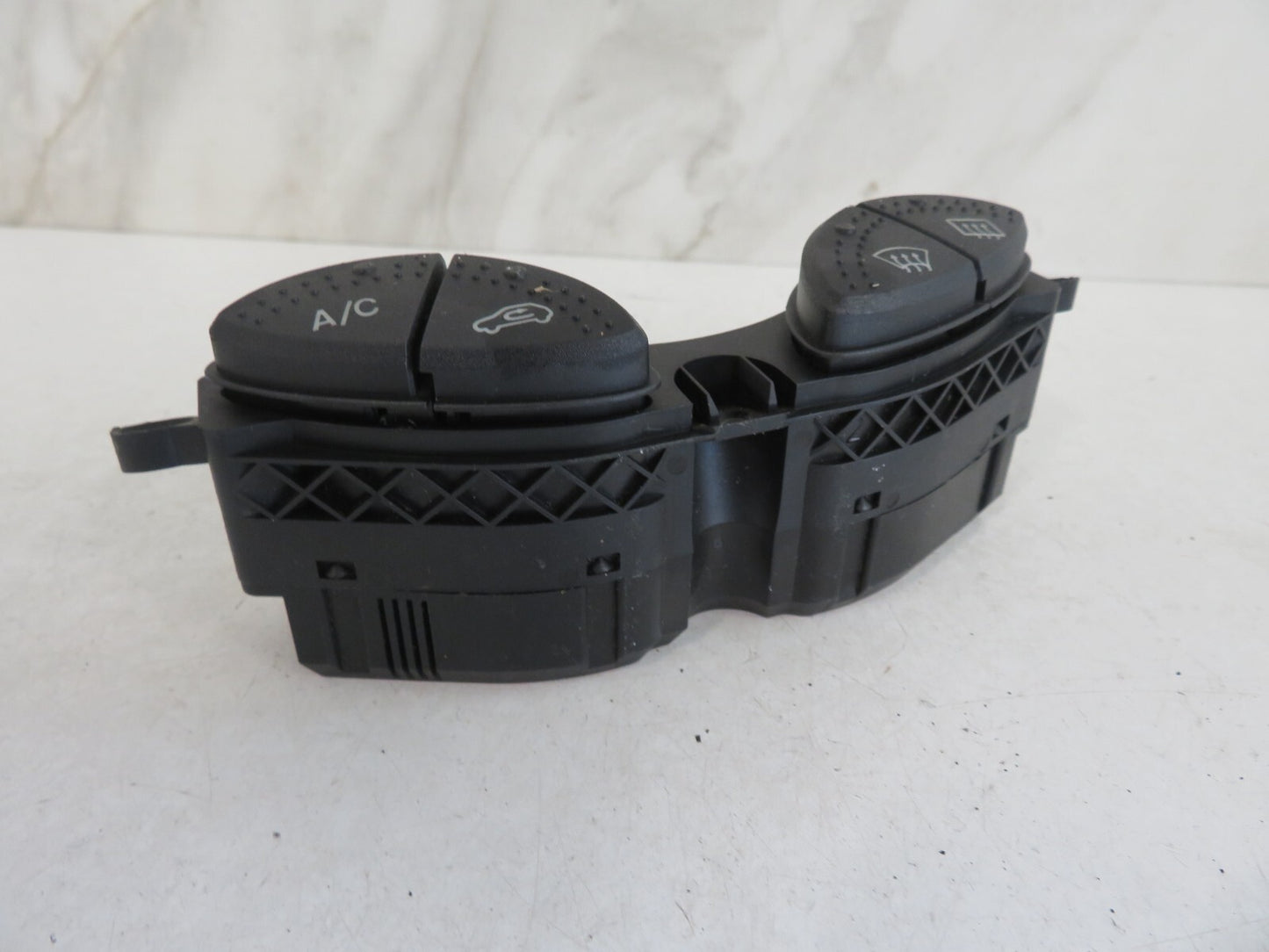 FORD FOCUS AC WINDOW DEMIST SWITCHES 98AG-19A945-CH 1998-2005 MIX1236-3