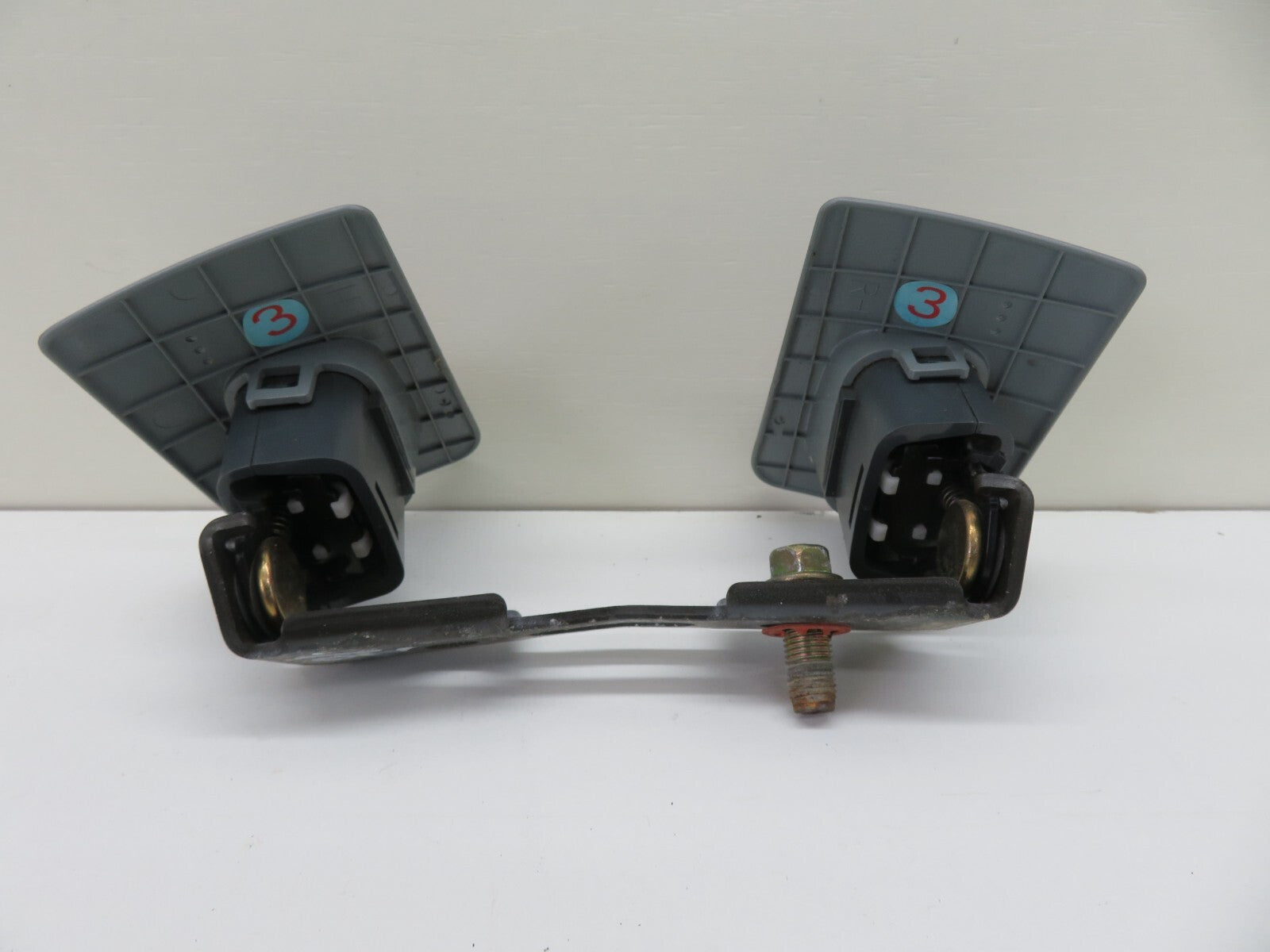 TOYOTA LEXUS SOARER SC400 REAR SEAT BELT BUCKLES 1991-1999 1551-10