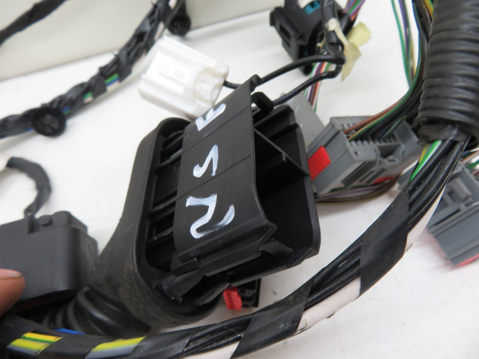 FORD S MAX NSF PASSENGER FRONT DOOR LOOM 9G9T-14K138-JGA 2006-2010 1302-9