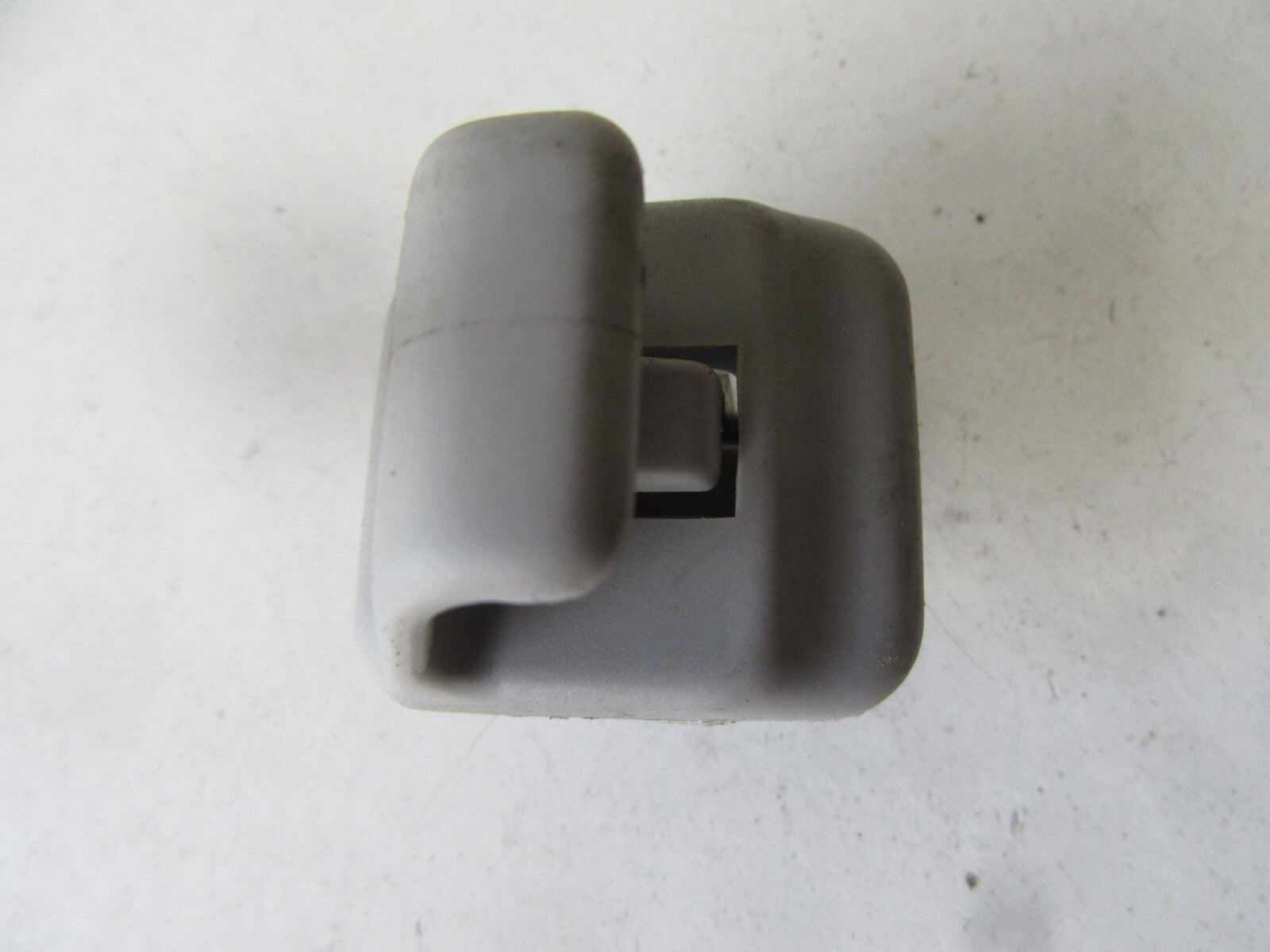 DAIHATSU YRV SUN VISOR CLIP 2000-2005 HW03