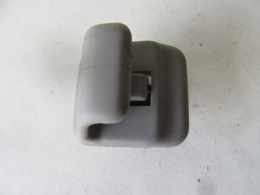 DAIHATSU YRV SUN VISOR CLIP 2000-2005 HW03