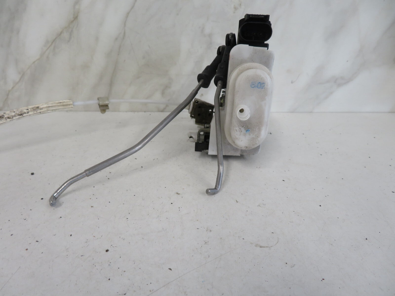 AUDI A8 D2 OSF DOOR LOCK CATCH 8D2837015F 1998-2002 1636-9