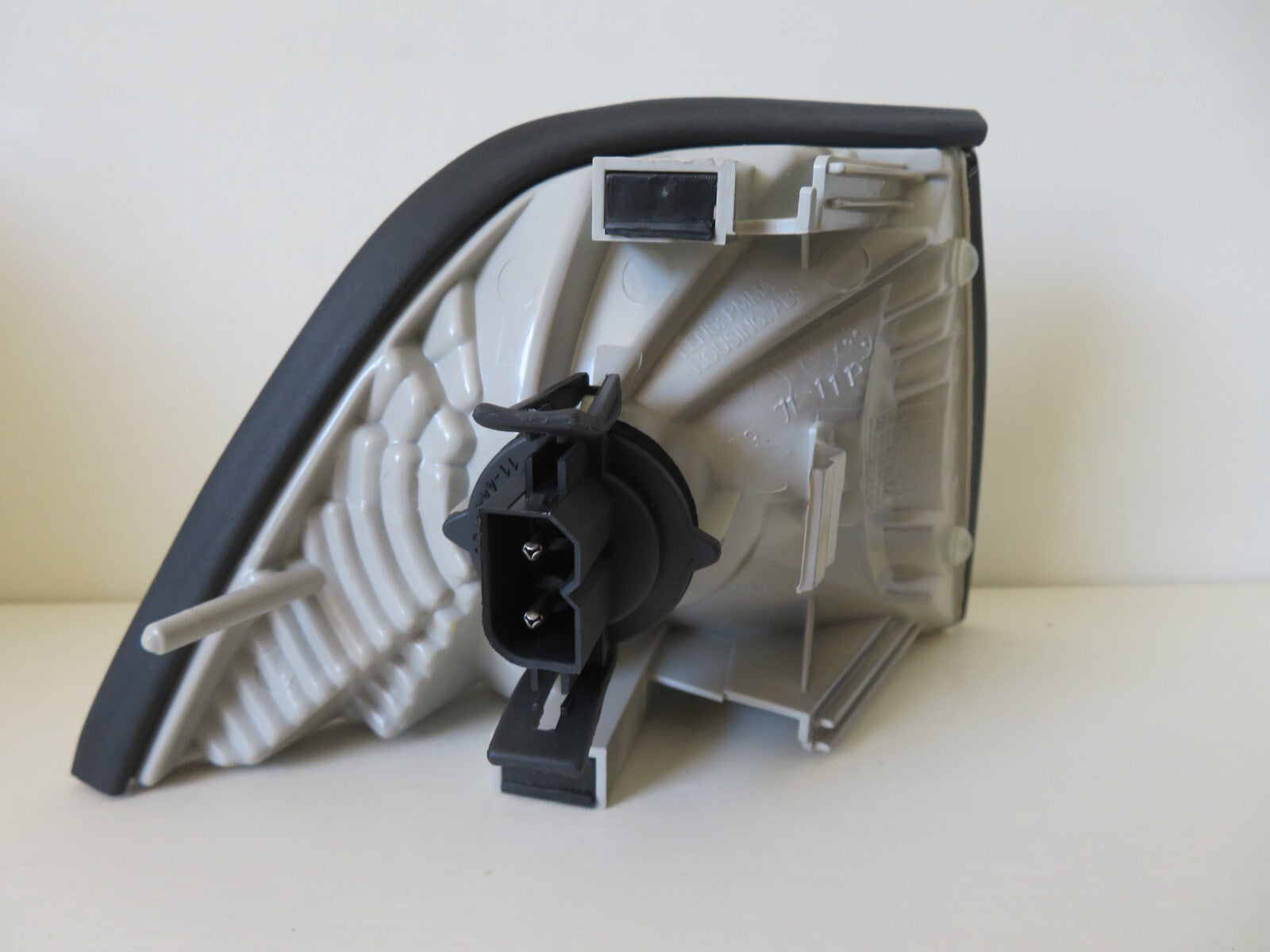 NS PASSENGER FRONT INDICATOR LIGHT FOR BMW E36 COUPE 444-1505L-WE-C 1991-1998