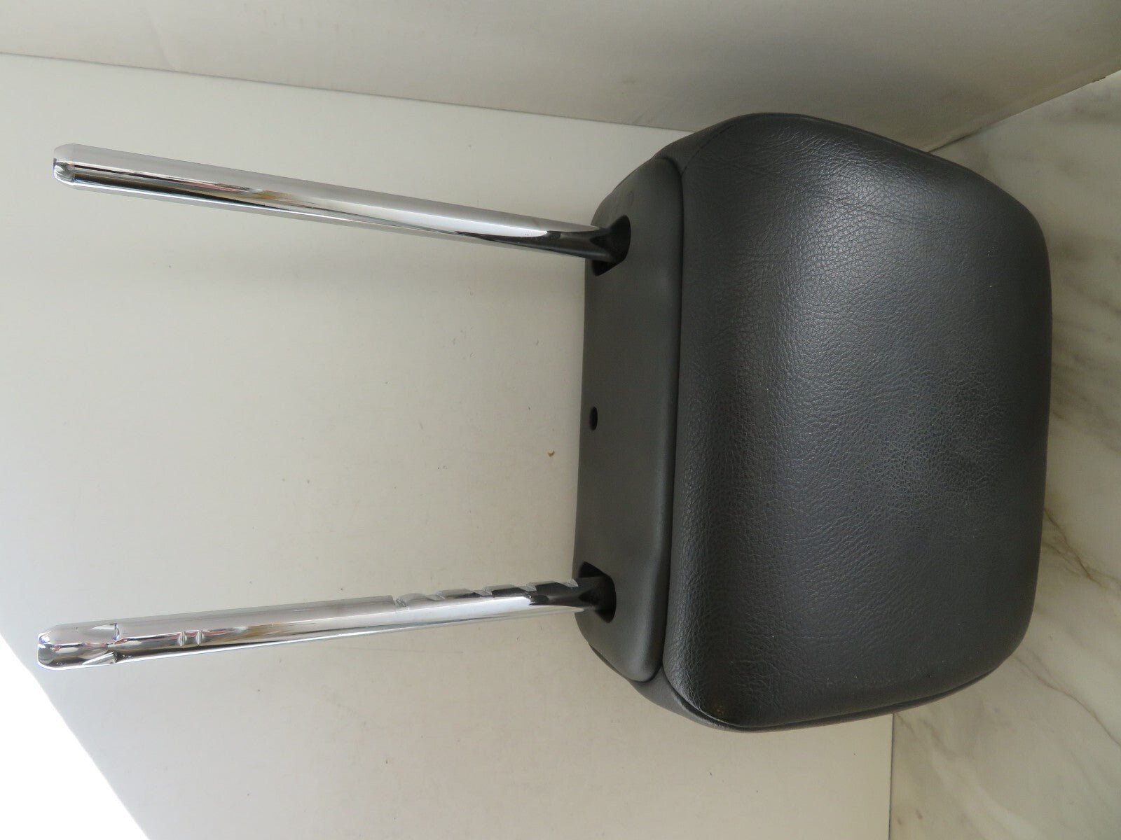 PEUGEOT 307CC FRONT LEATHER HEAD REST 2003-2007 AMS1433