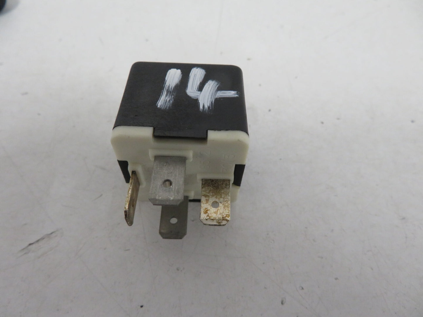 VOLKSWAGEN VW BEETLE 53 141951253B RELAY 1998-2005 1614-14