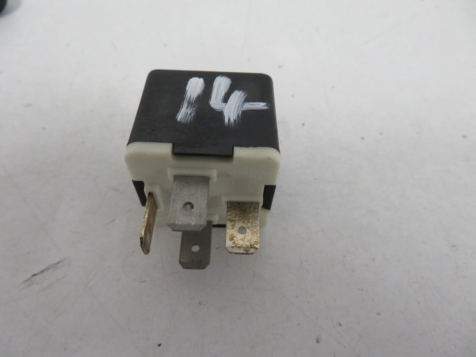 VOLKSWAGEN VW BEETLE 53 141951253B RELAY 1998-2005 1614-14
