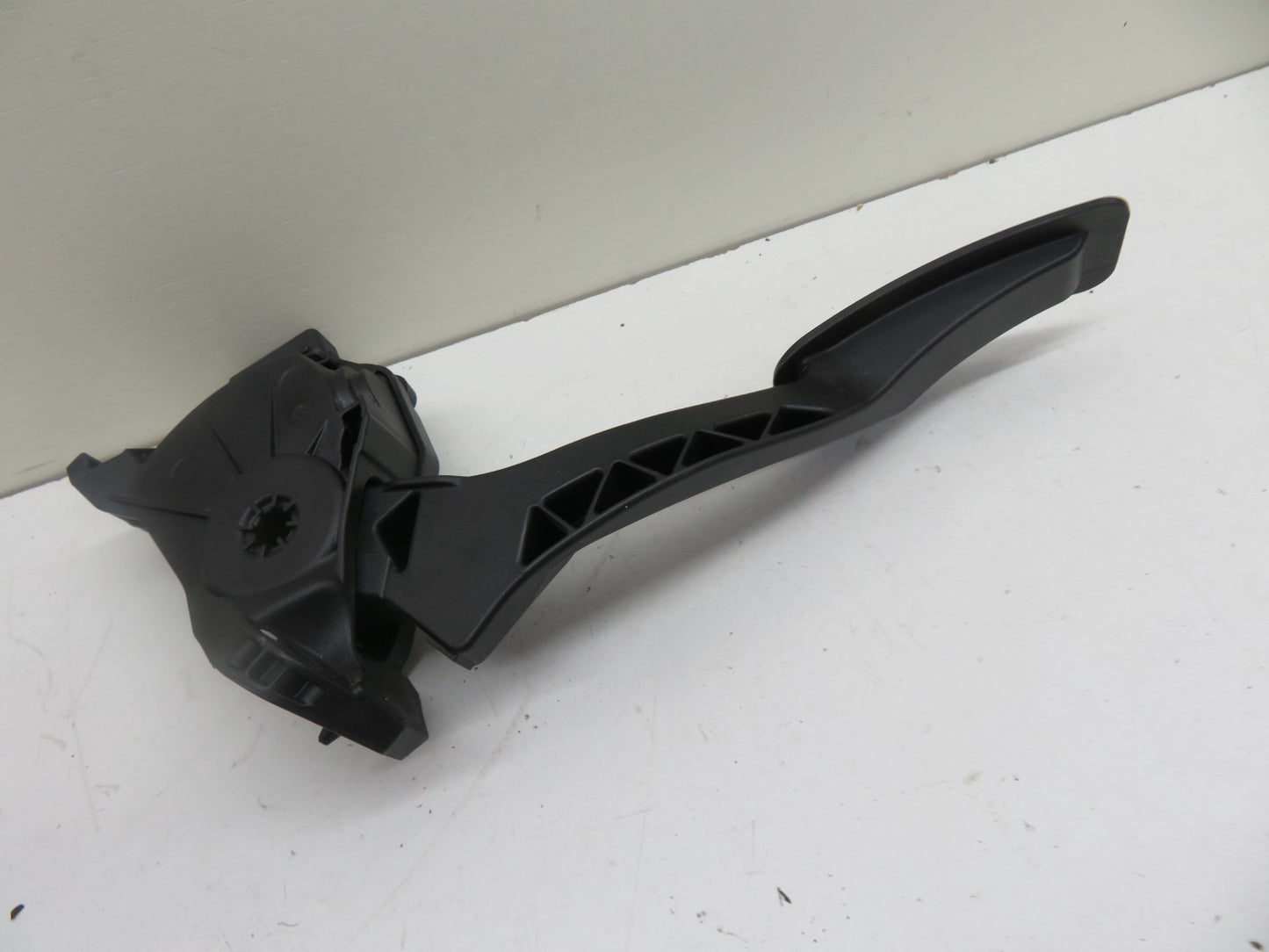 VAUXHALL INSIGNIA THROTTLE PEDAL 13237356 2008-2016 1437-4