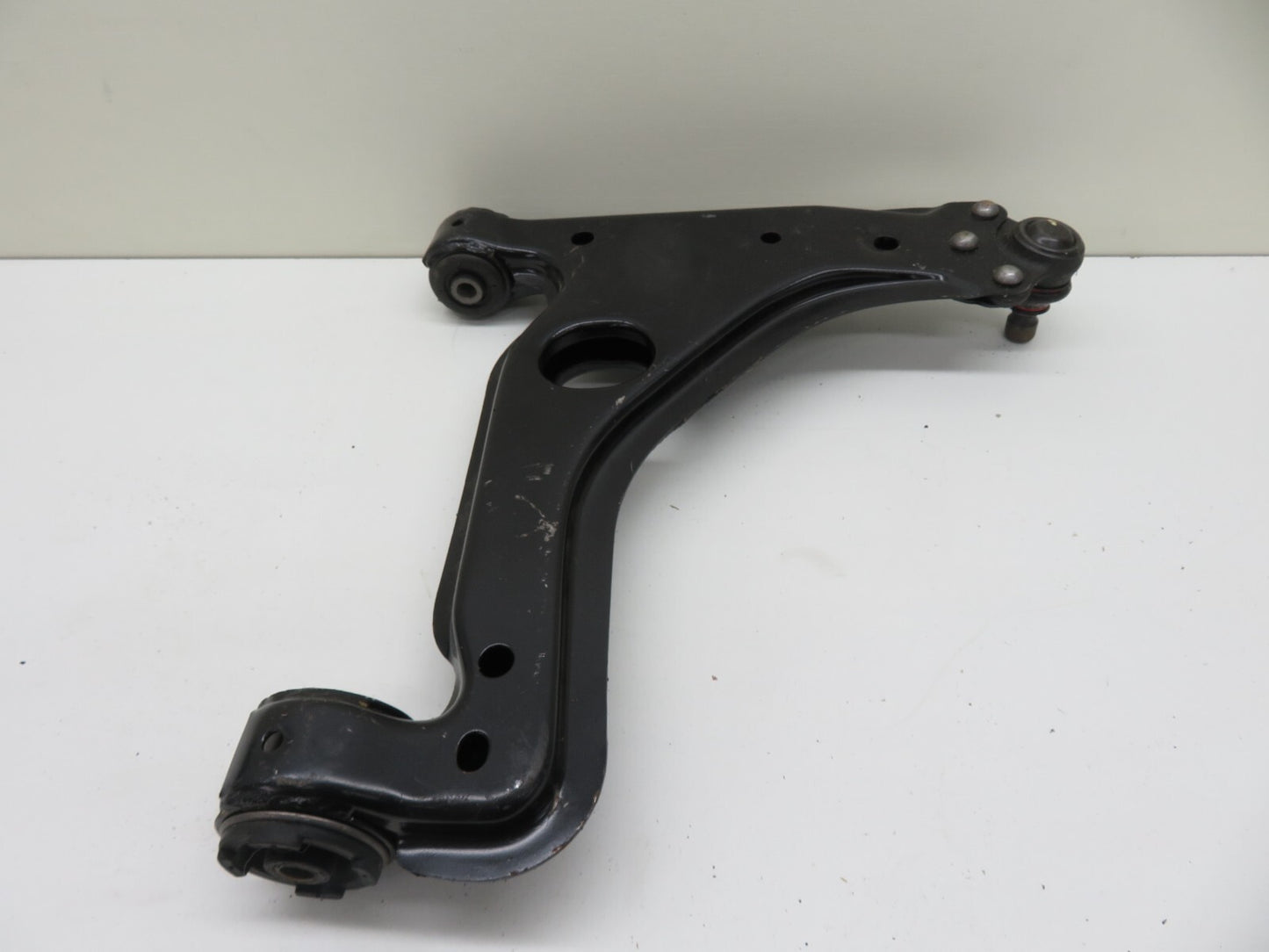 NS PASSENGER FRONT LOWER CONTROL ARM FOR VAUXHALL VECTRA 1995-2002 BW1660