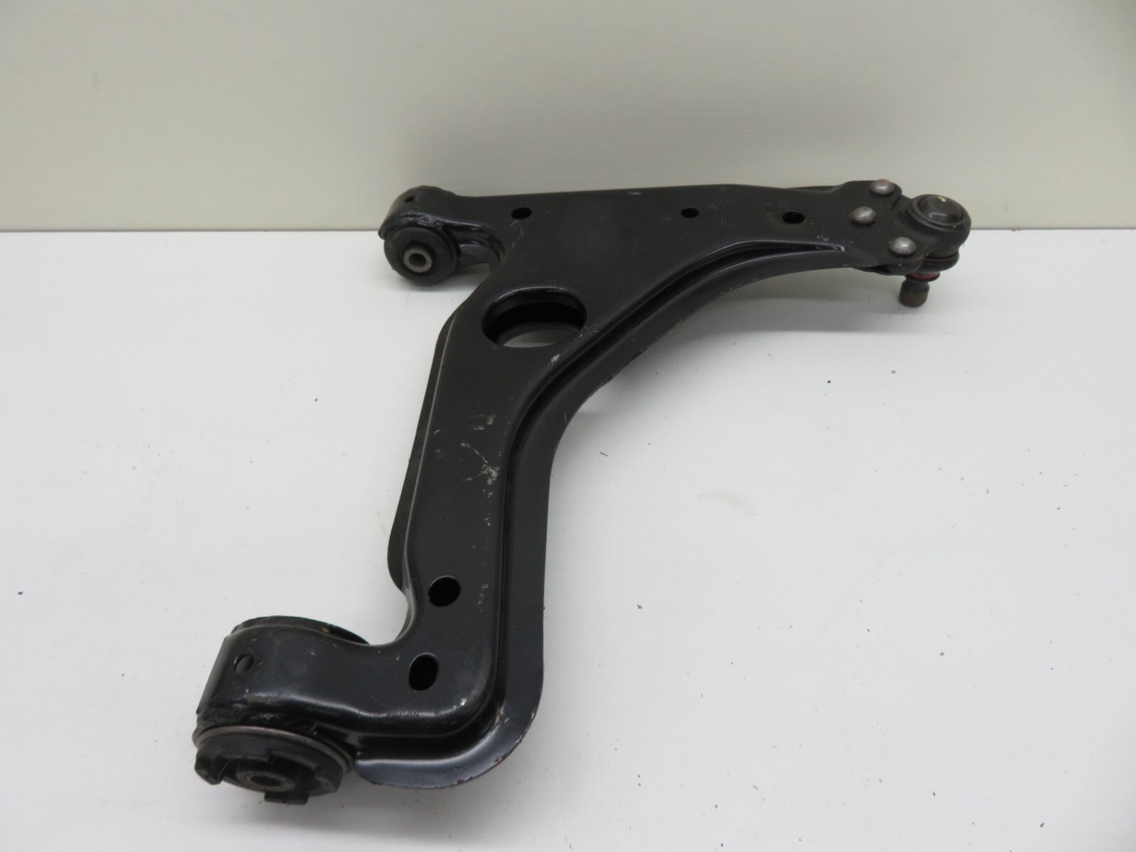 NS PASSENGER FRONT LOWER CONTROL ARM FOR VAUXHALL VECTRA 1995-2002 BW1660