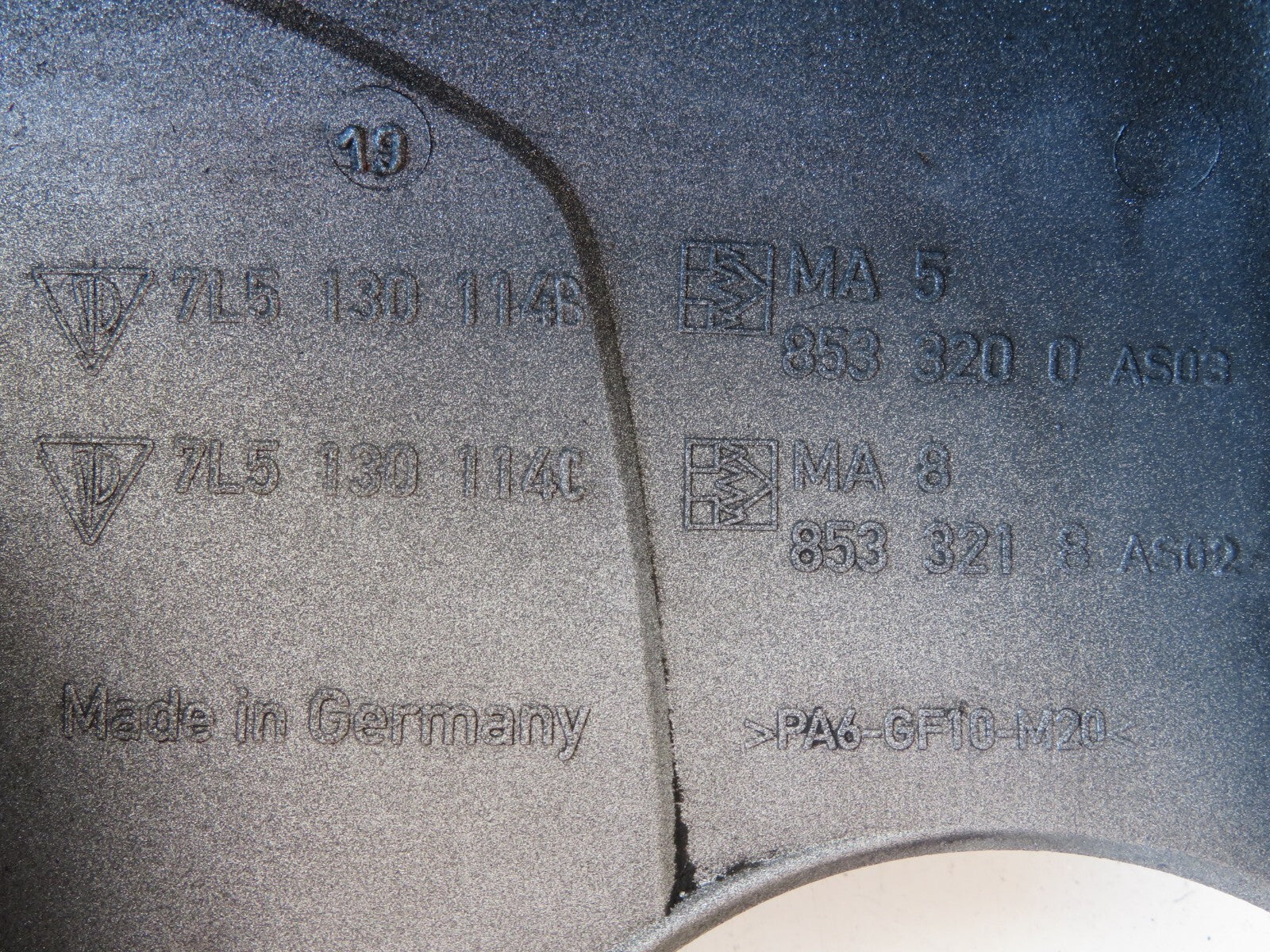 PORSCHE CAYENNE 955 ENGINE COVER V8 2003-2006 AS2-SA