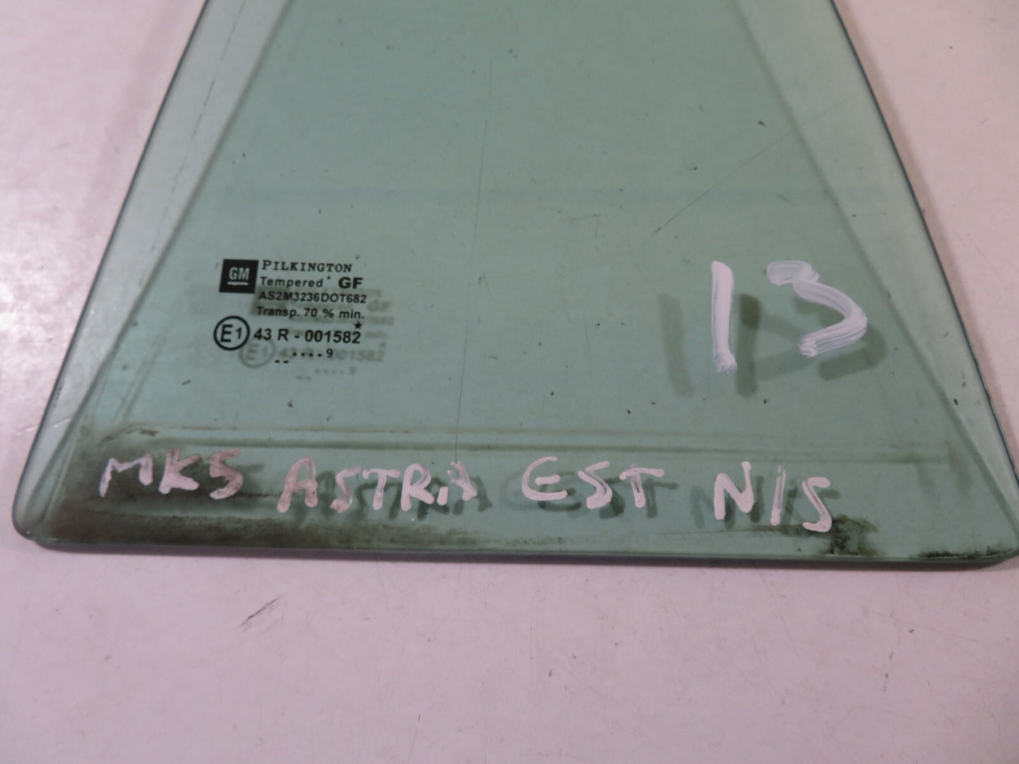 VAUXHALL ASTRA MK5 ESTATE NS REAR QUARTER GLASS 2004-2010 misc1659-13
