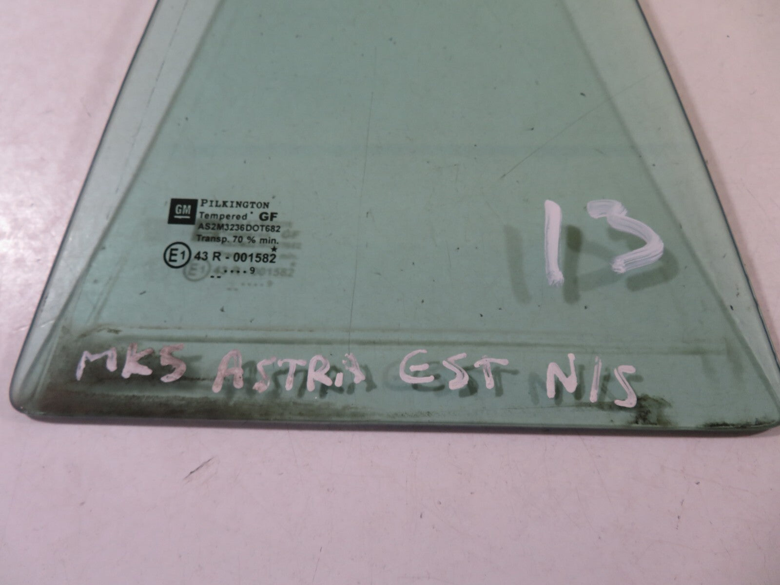 VAUXHALL ASTRA MK5 ESTATE NS REAR QUARTER GLASS 2004-2010 misc1659-13