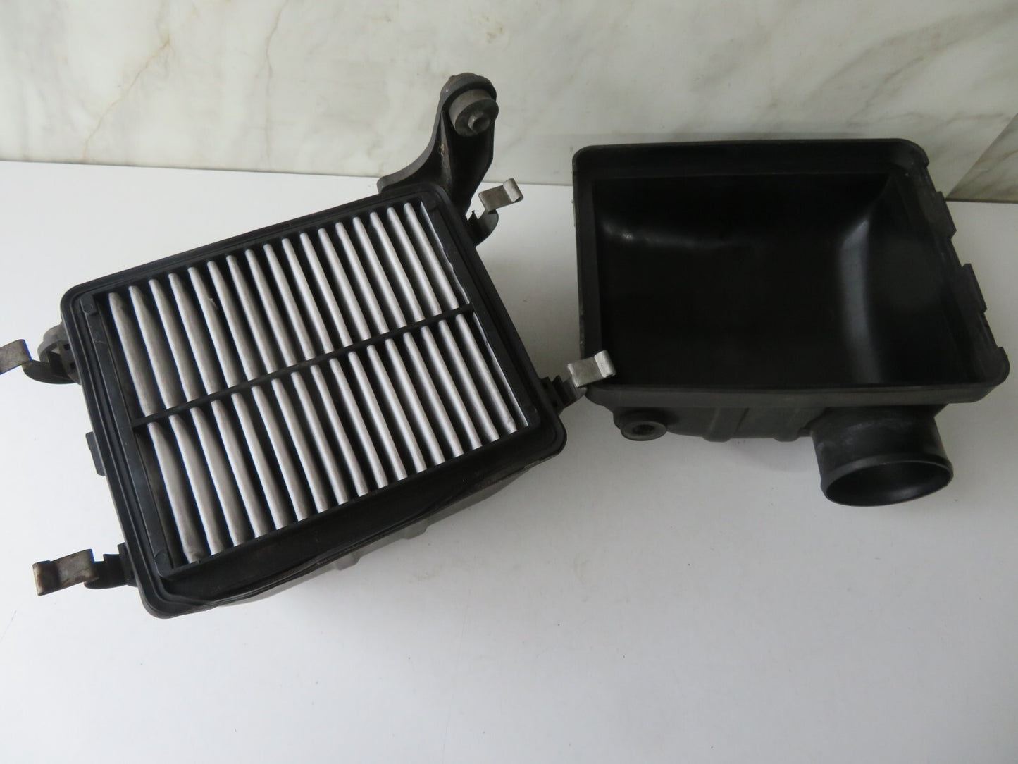 SUZUKI JIMNY 1.3 AIR FILTER BOX 1998-2004 AMS1004-5