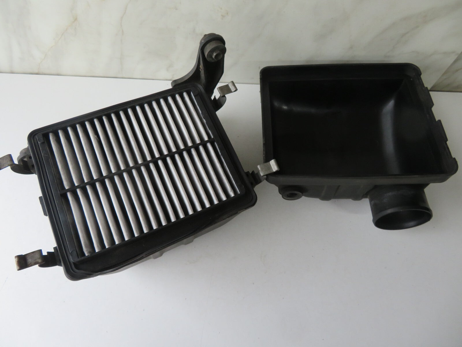 SUZUKI JIMNY 1.3 AIR FILTER BOX 1998-2004 AMS1004-5