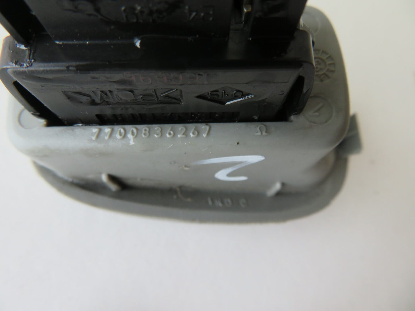 RENAULT SCENIC MK1 WINDOW SWITCH 7700836267 1999-2003 AMS1233-2