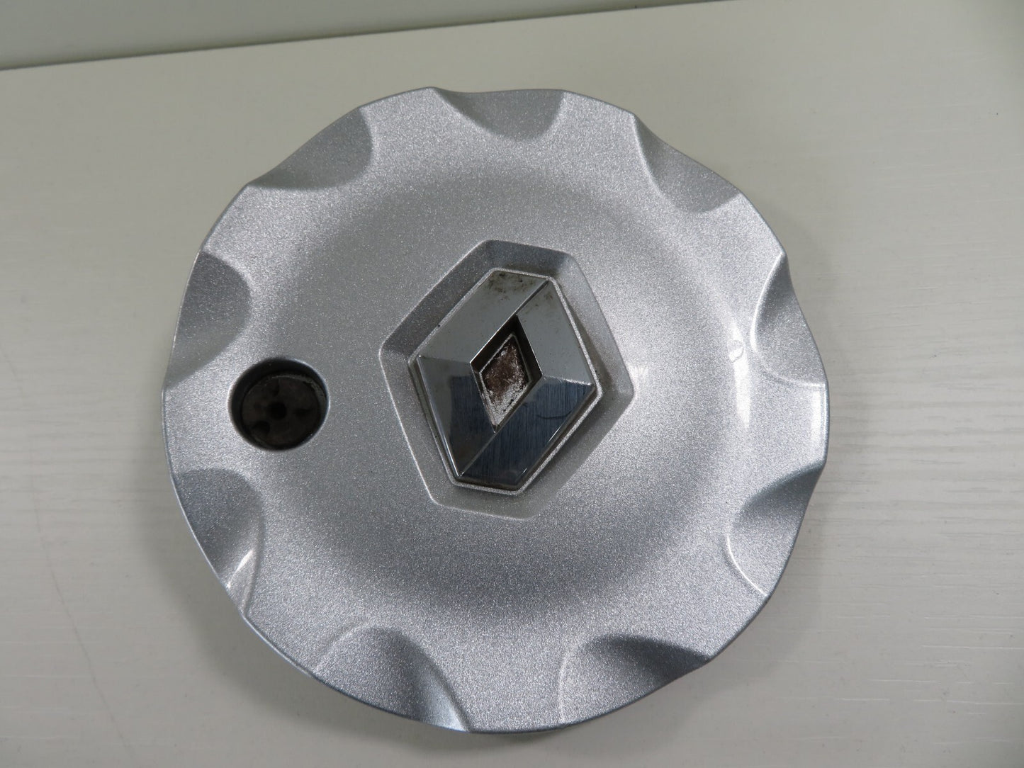 RENAULT SCENIC ALLOY WHEEL CENTER CAP 2006-2009 1559-4