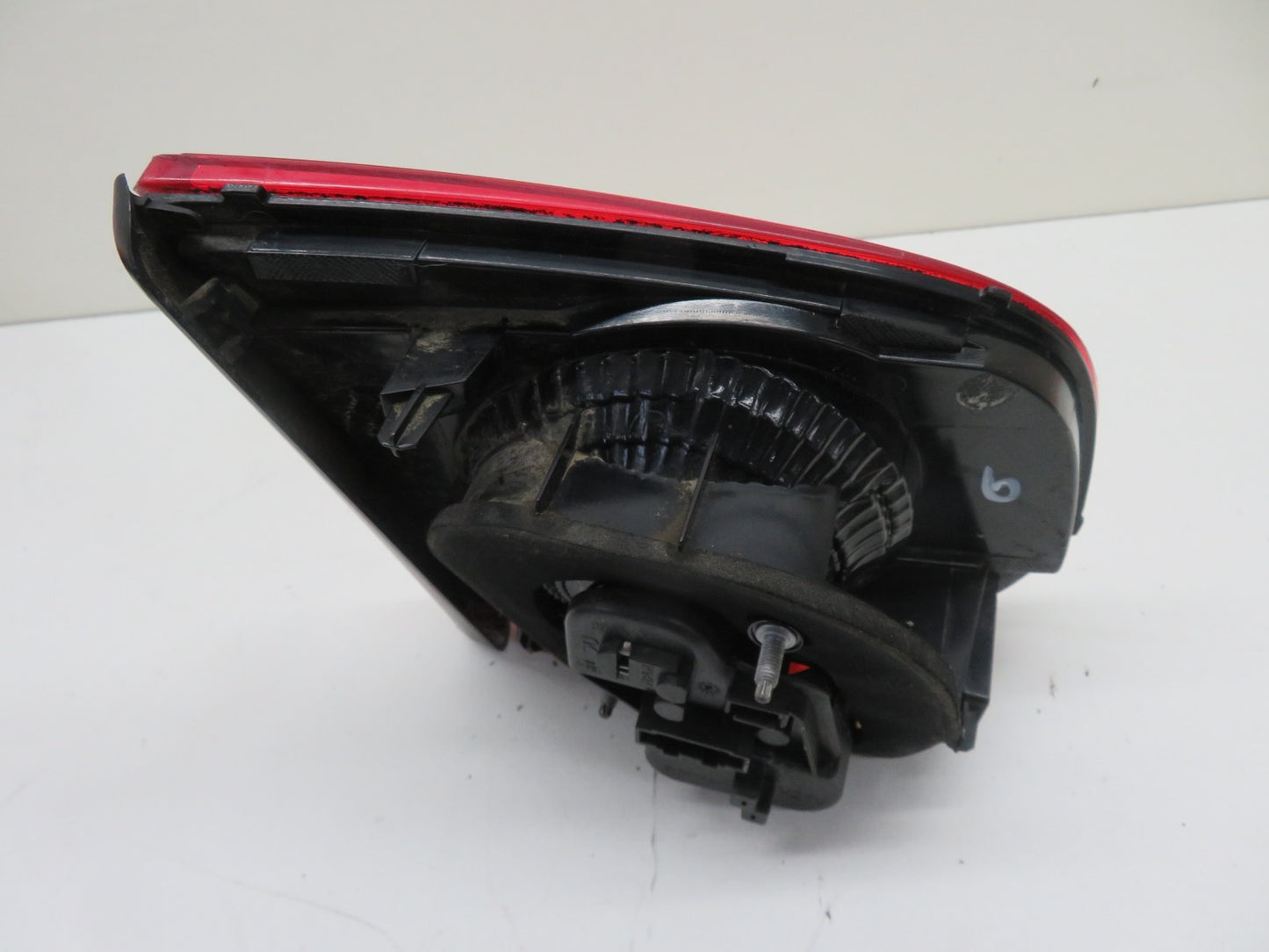 VW GOLF MK6 OS DRIVER INNER REAR TAIL LIGHT 89090909 2009-2013 1546-5