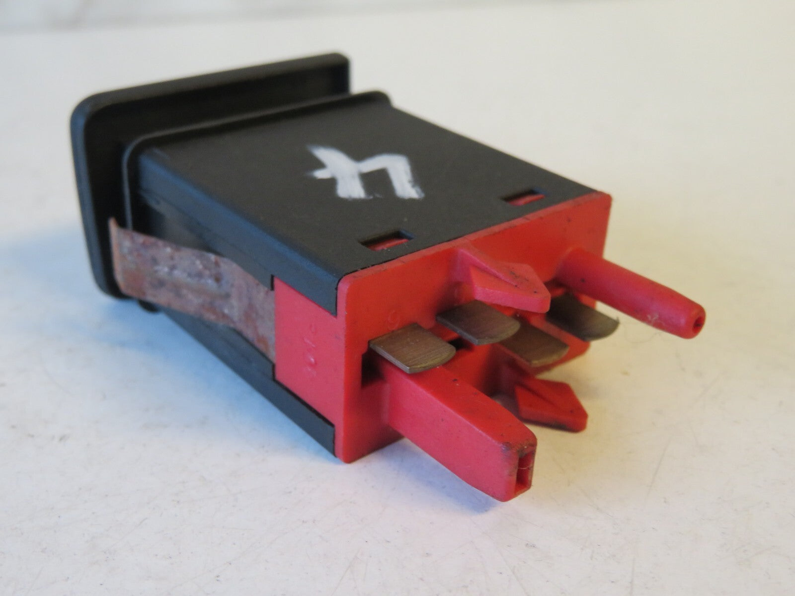 VOLKSWAGEN VW GOLF MK4 ASR TRACTION SWITCH 1J0927133A 1998-2004 AMS1703-4