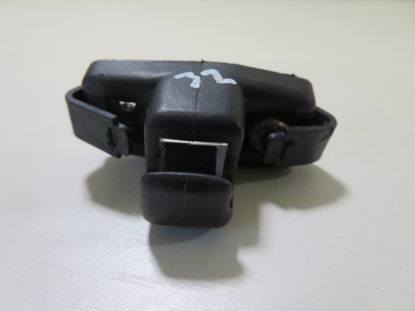 BMW MINI COOPER R52 SUN VISOR CLIP HOLDER 2001-2006 1325-32