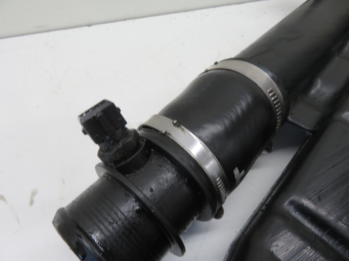 LAND ROVER FREELANDER 1 DIESEL AIR INTAKE PIPE 1997-2006