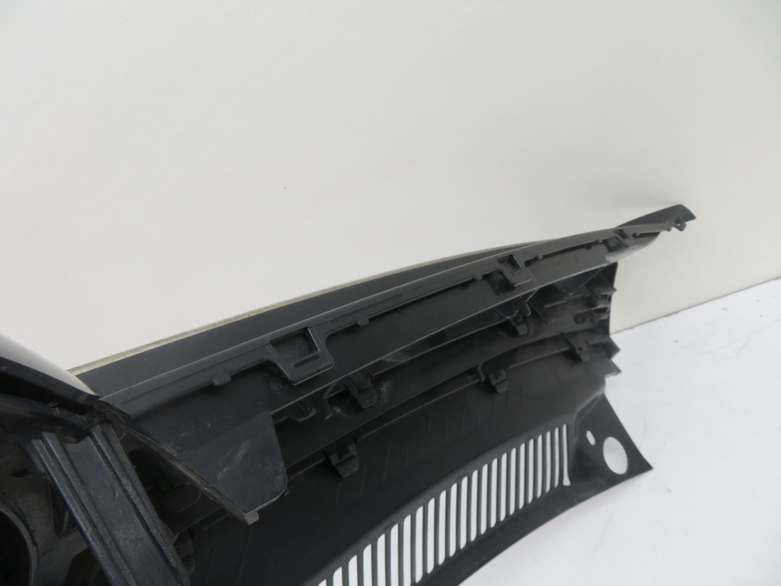 VOLKSWAGEN VW GOLF MK6 FRONT BUMPR GRILL BLACK 2009-2013