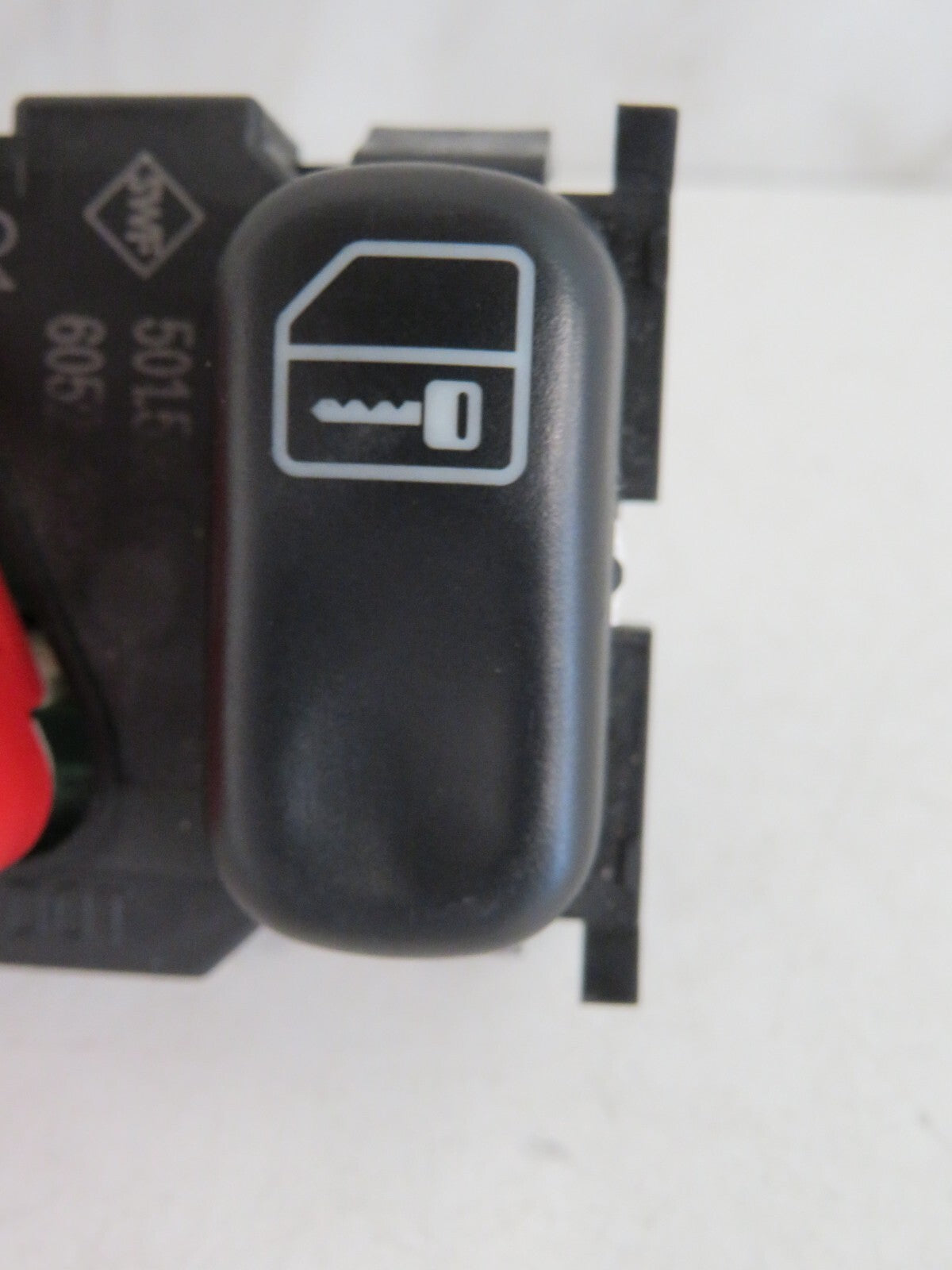 MERCEDES E CLASS W210 HAZARD WARNING SWITCH 2108201310 1995-2002 1129-14