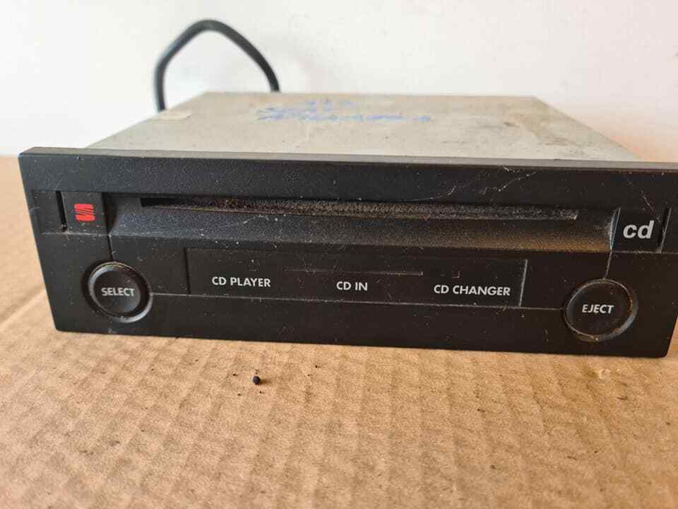 SEAT ALHAMBRA CD CHANGER PLAYER 1998-2003 A32