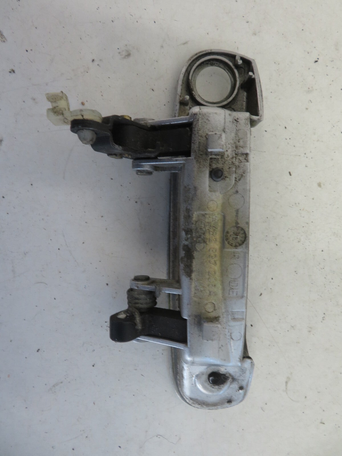 AUDI A8 D2 OS DRIVER SIDE EXTERIOR DOOR HANDLE 1998-2002 A1636-14