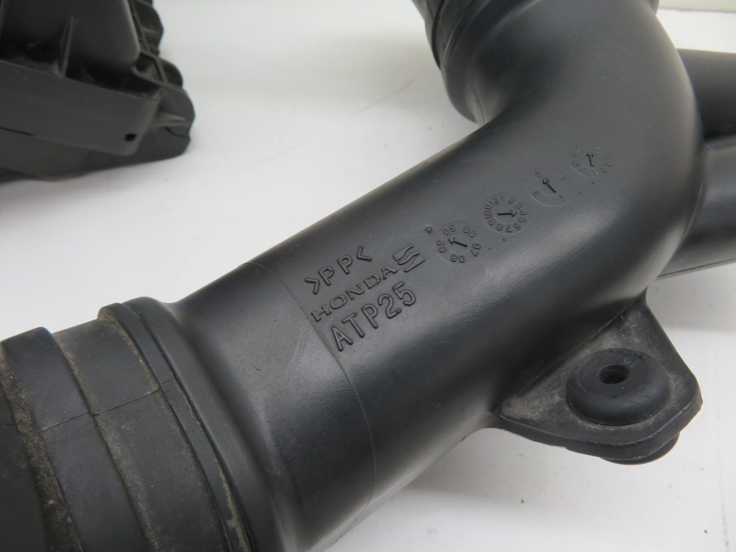 HONDA CIVIC MK8 2.2 DIESEL AIR FILTER BOX  2006-2011 1549-1