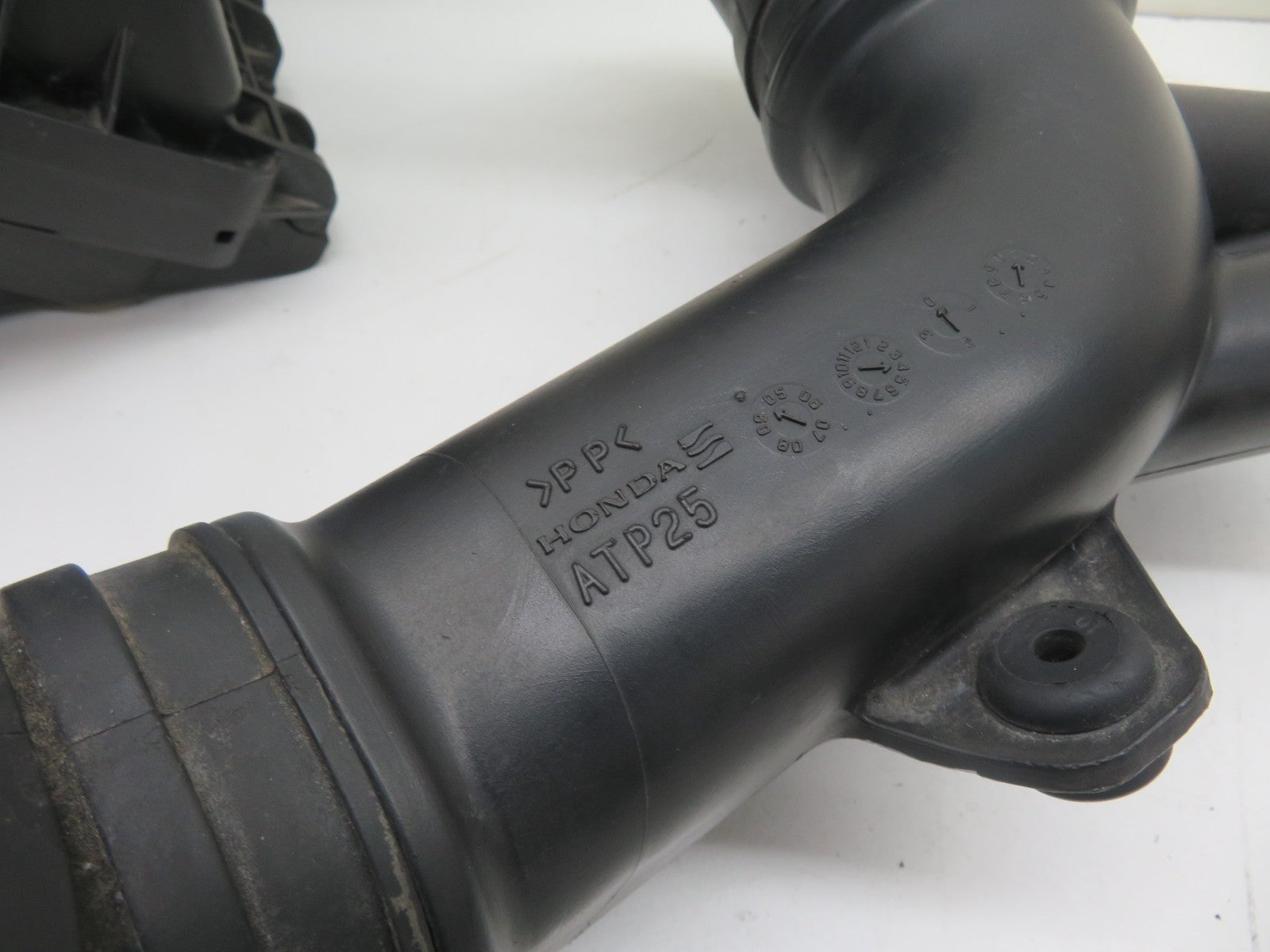 HONDA CIVIC MK8 2.2 DIESEL AIR FILTER BOX  2006-2011 1549-1