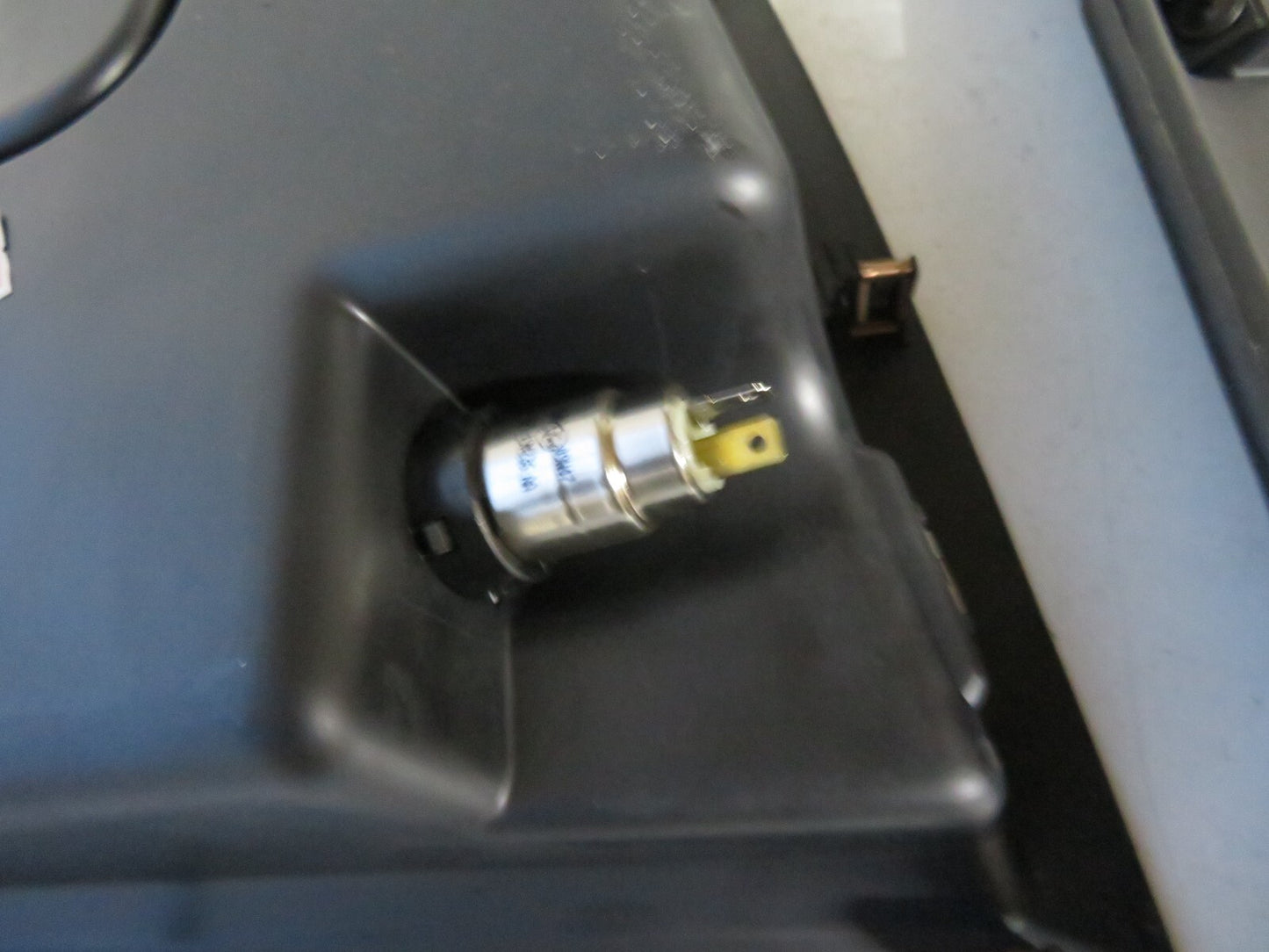 FORD TRANSIT MK7 OS TOP GLOVE BOX COMPARTMENT 12V SOCKET 2006-2014 AMS1540-9