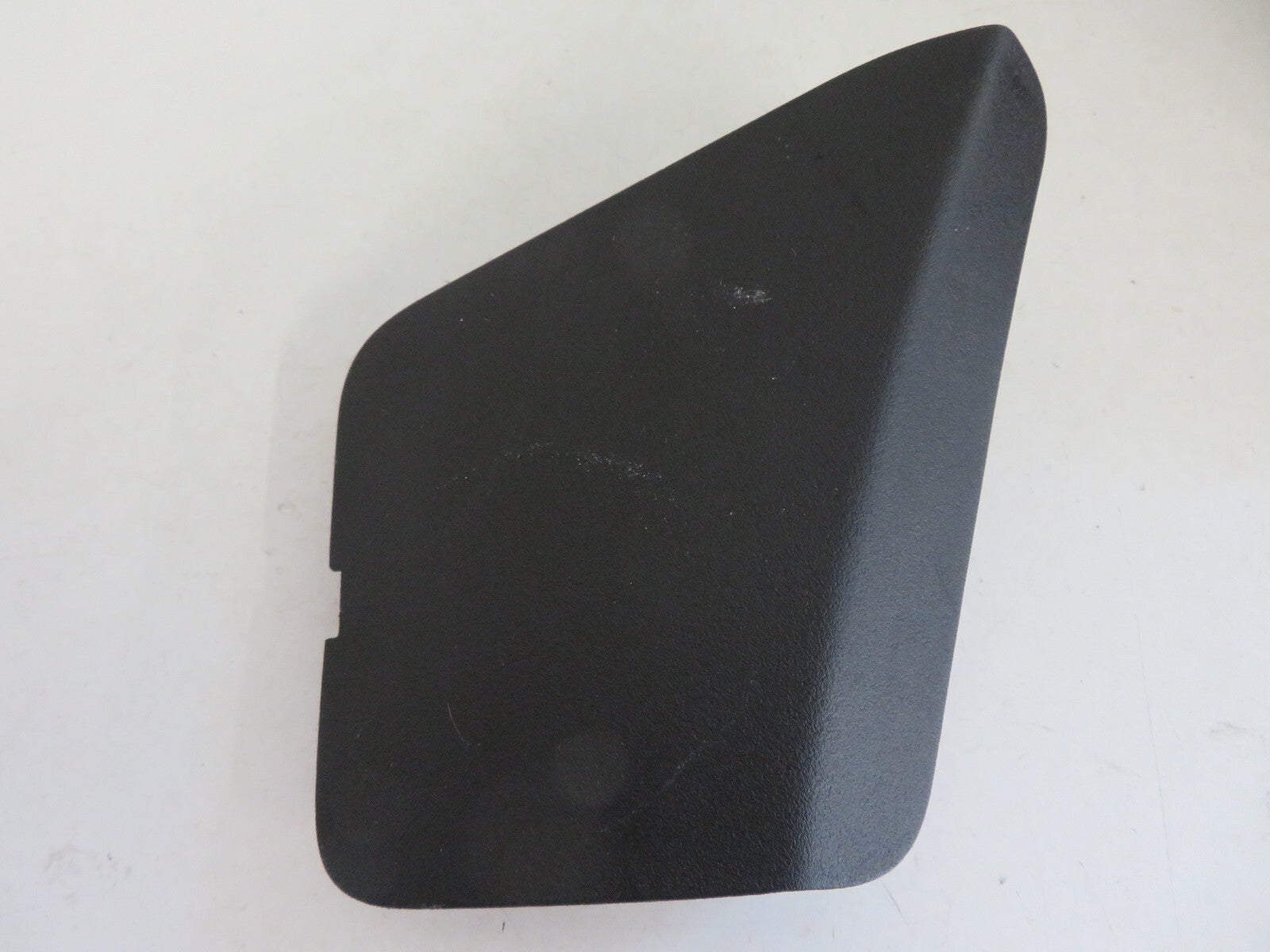 PEUGEOT 4007 NS REAR LIGHT ACCESS COVER TRIM 7224A067 2007-2012 A1315-7