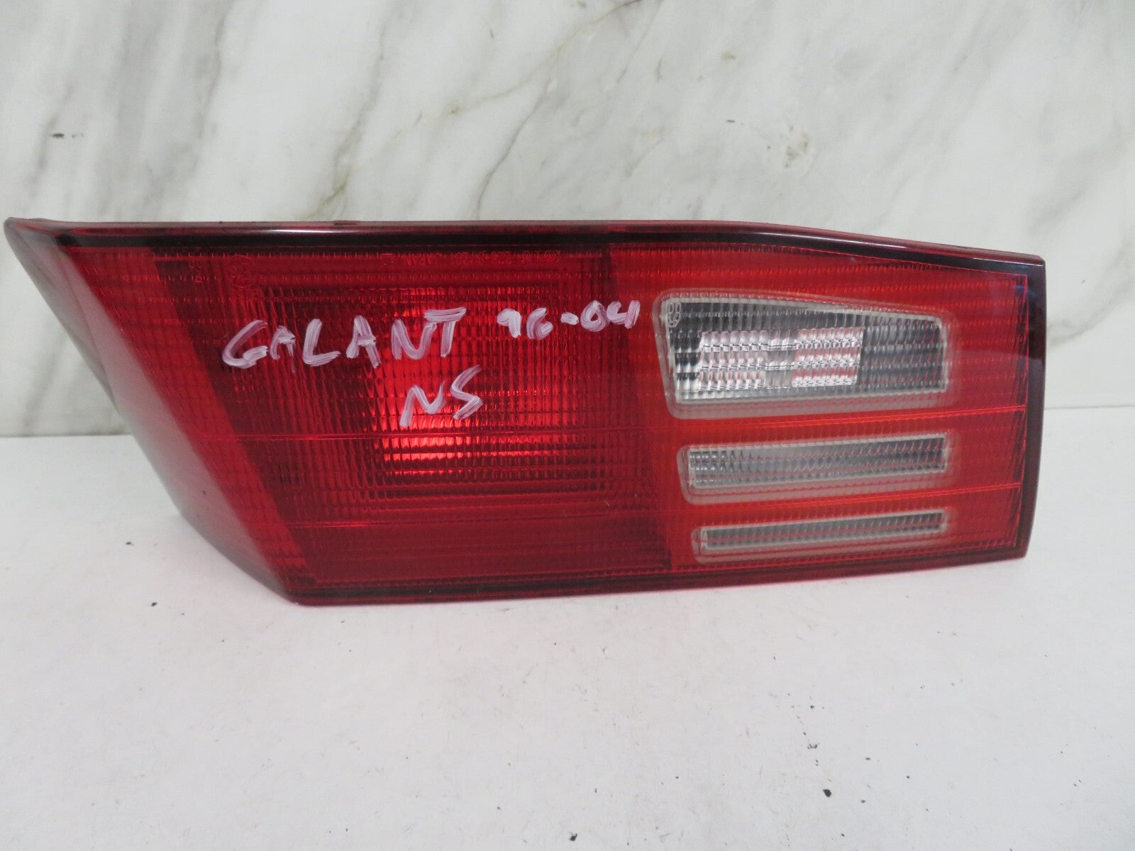 MITSUBISHI GALANT NS REAR TAIL LIGHT 226-87201 1996-2004 MIX-1710-5