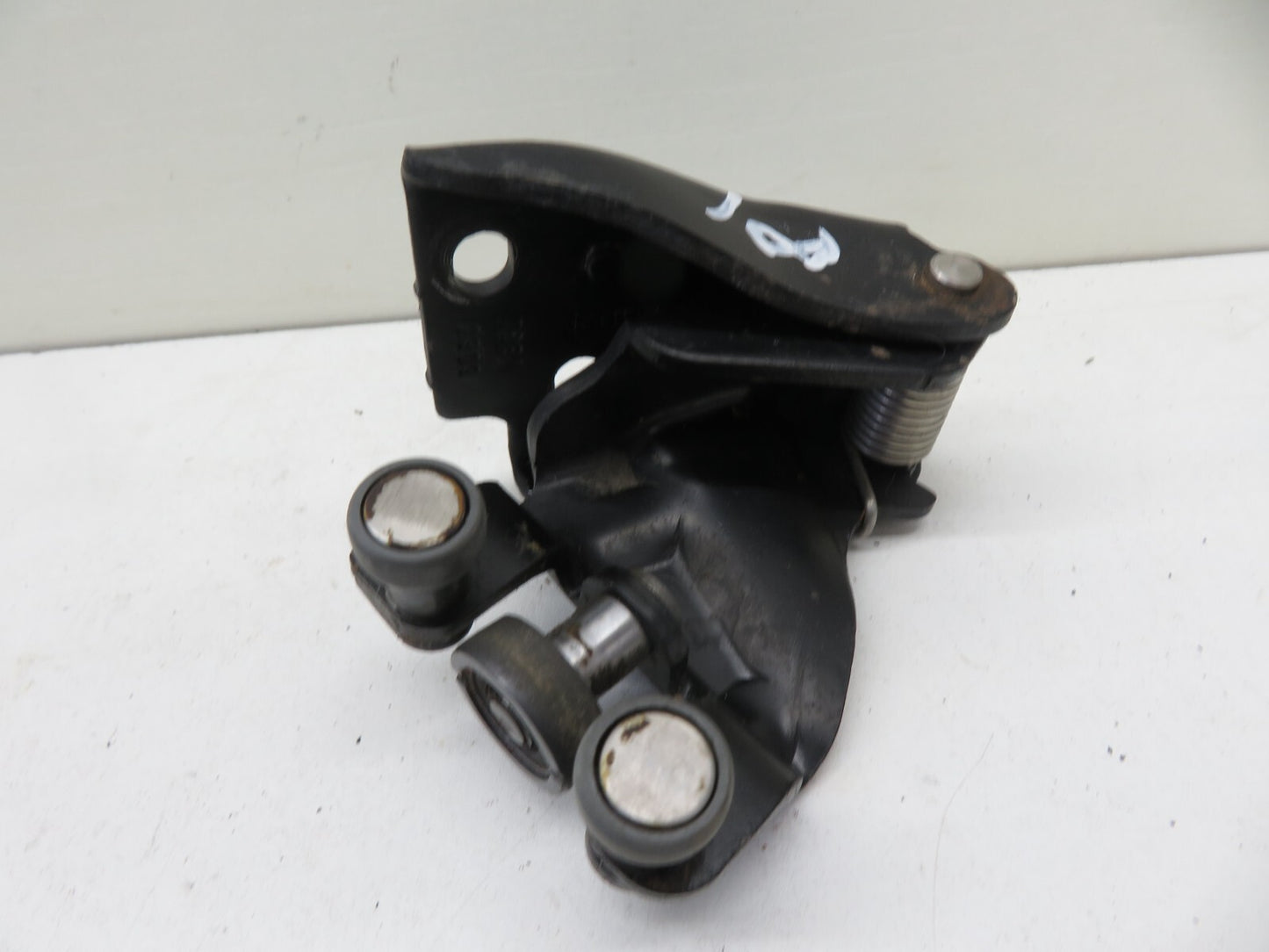 PEUGEOT BIPPER NS SLIDING DOOR MIDDLE ROLLER HINGE 2008-2015 1734-18