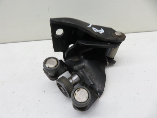 PEUGEOT BIPPER NS SLIDING DOOR MIDDLE ROLLER HINGE 2008-2015 1734-18