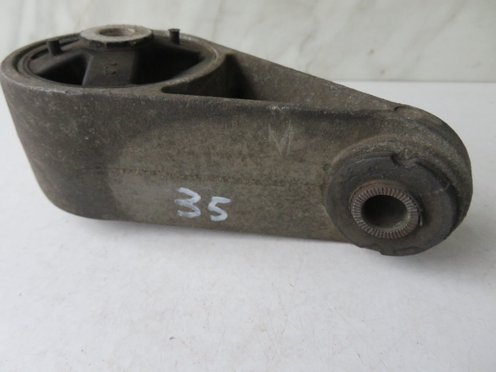 BMW MINI COOPER R50 LOWER REAR ENGINE MOUNT 2000-2006 A0925-35