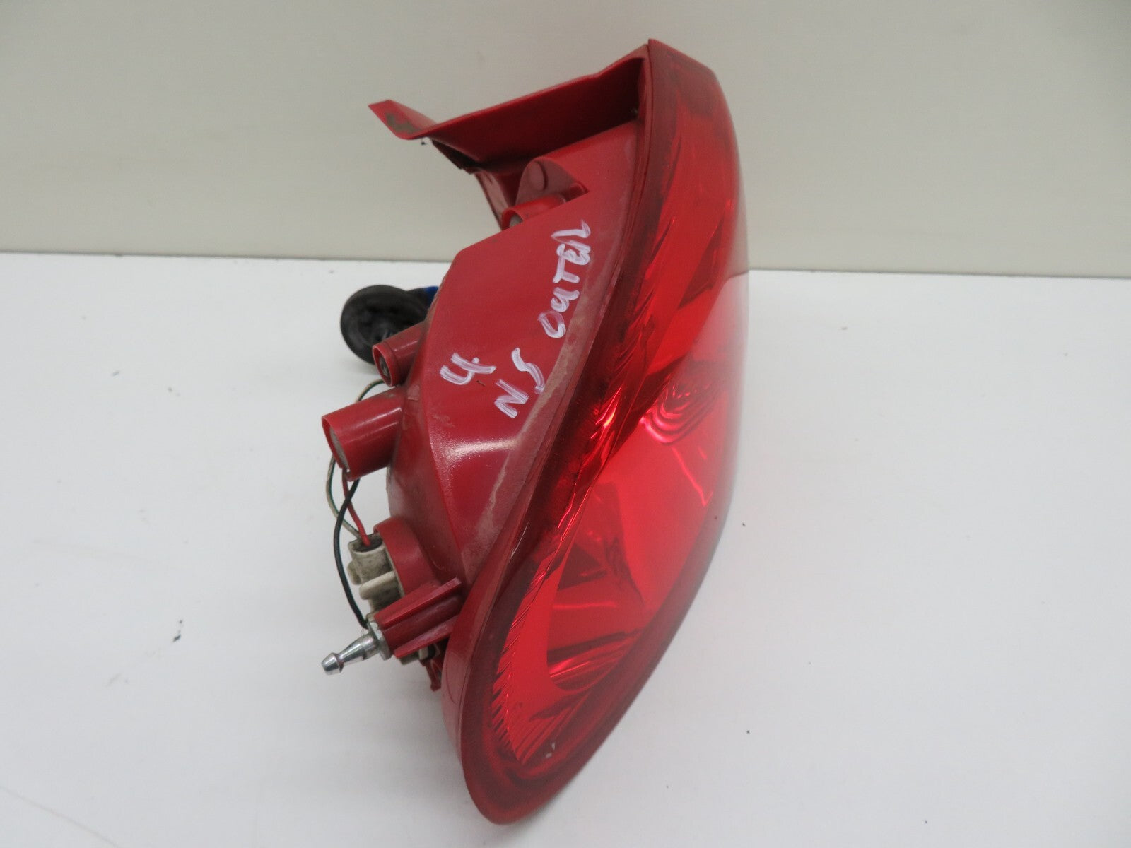 CHEVROLET LACETTI NSR REAR DRIVER TAIL LIGHT OUTER 2004-2010 1434-3