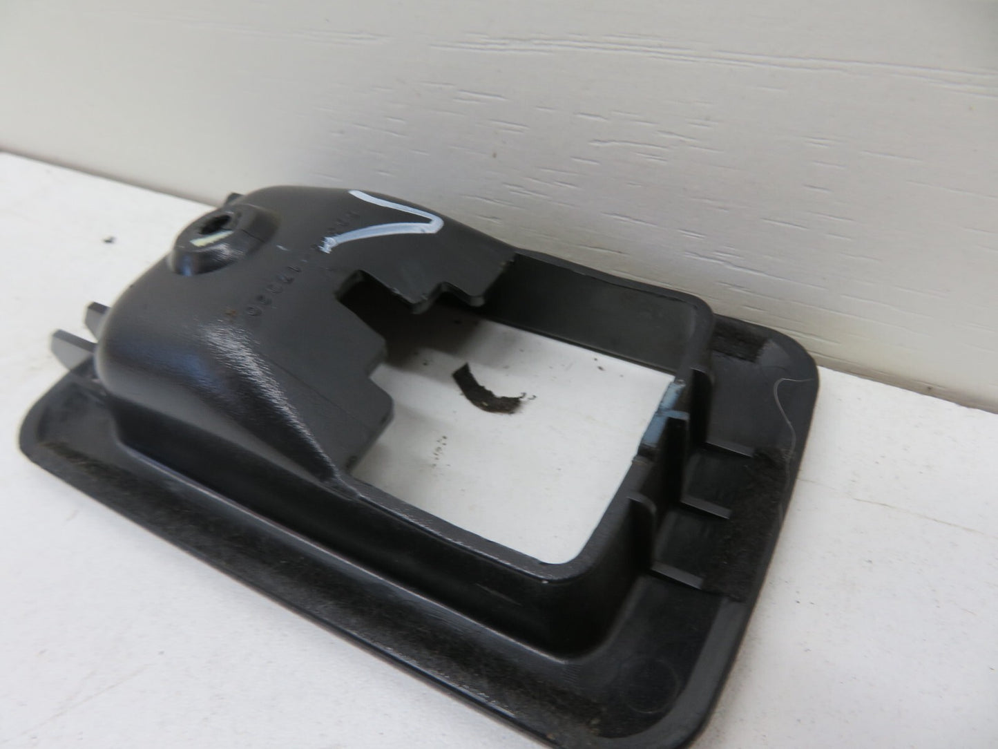 TOYOTA MR2 MK2 SW20 ENGINE LID LEVER SURROUND TRIM 1990-1999 1000-7