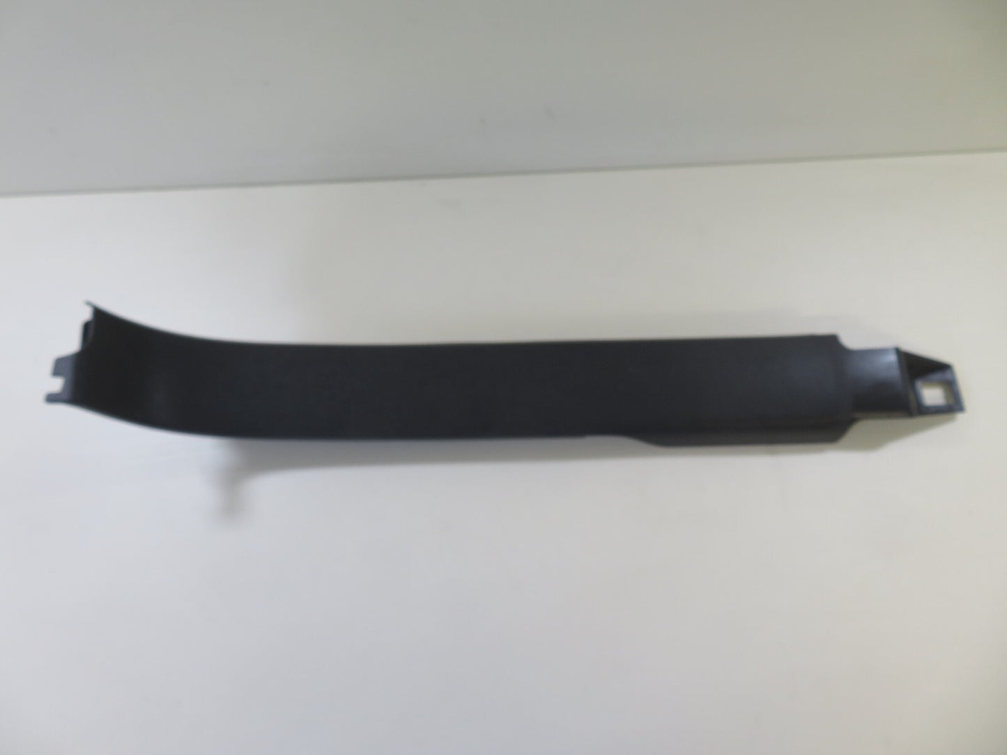 VOLKSWAGEN VW TOURAN RH OSR REAR DOOR SILL TRIM 1T0853372B 2003-2009