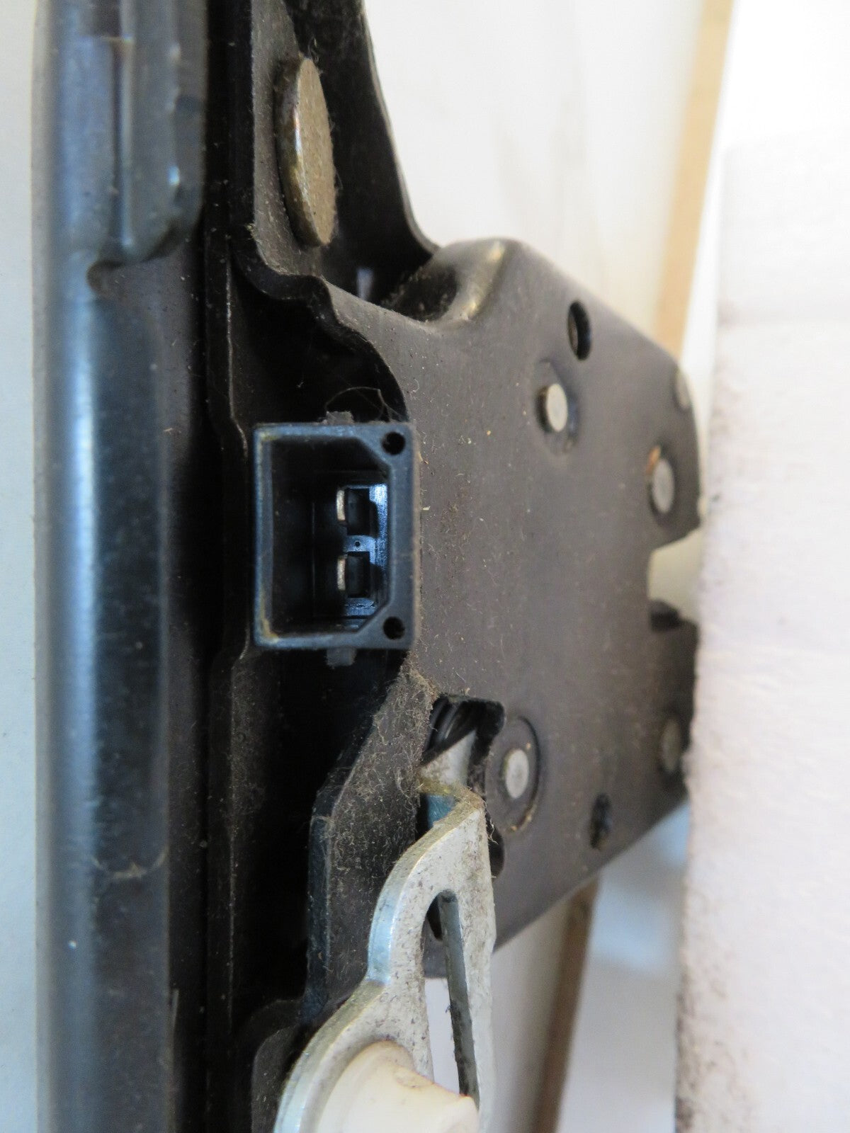 AUDI TT MK1 BOOT LOCK CATCH 8n0827505c 1998-2004 B6