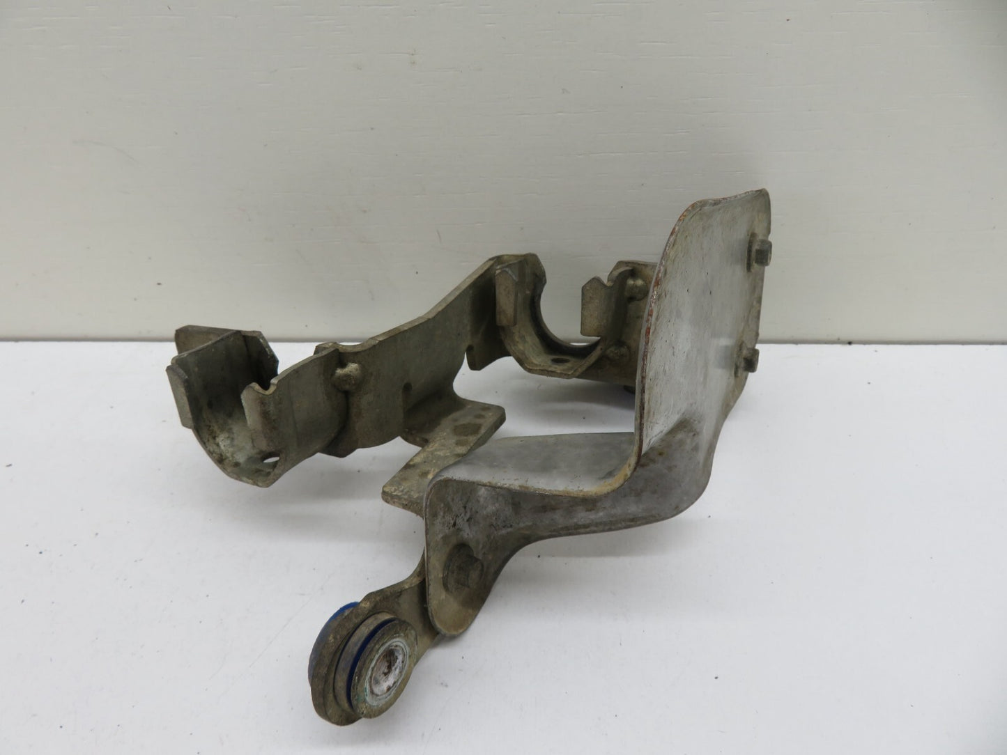 FORD FIESTA MK7 ST180 GEAR SELECTOR CABLE BRACKET HOLDER 2013-2017 1546-10