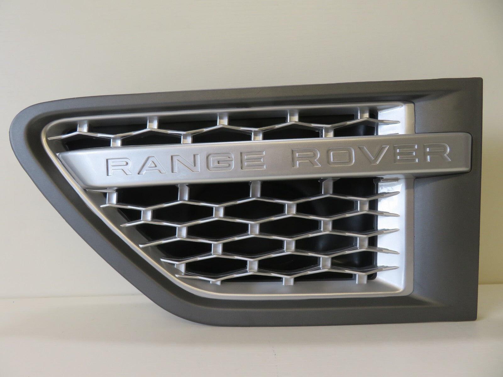 NS PASSENGER SIDE VENT GRILLE FOR RANGE ROVER SPORT L320 LR8021414 09-13