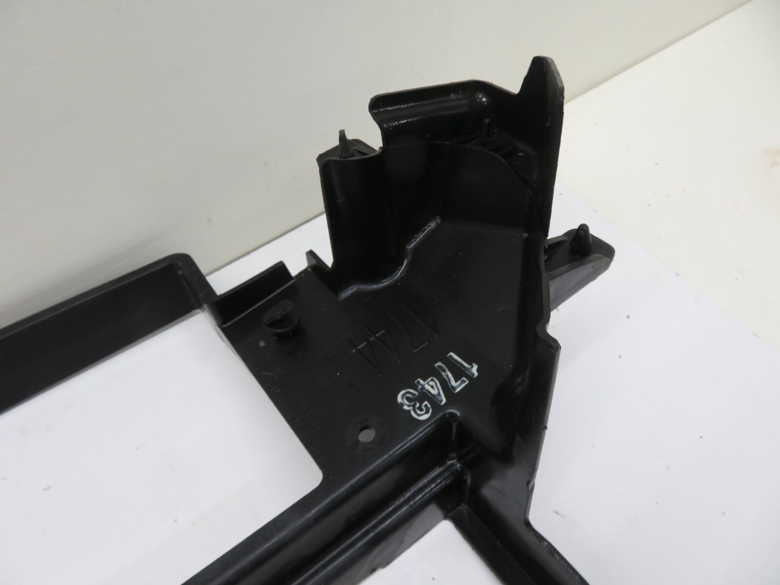 VAUXHALL MOKKA FRONT LOWER RADIATOR COWLING AIR DUCT TRIM 2012-2016