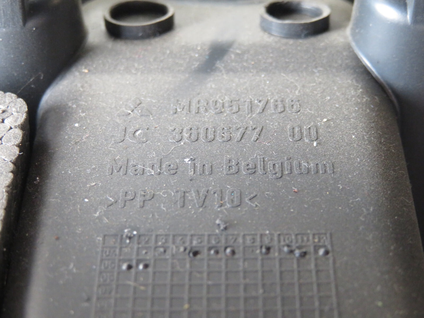 MITSUBISHI COLT CZ1 STEERING COLUMN SURROUND TRIM 2004-2008 AMS1239