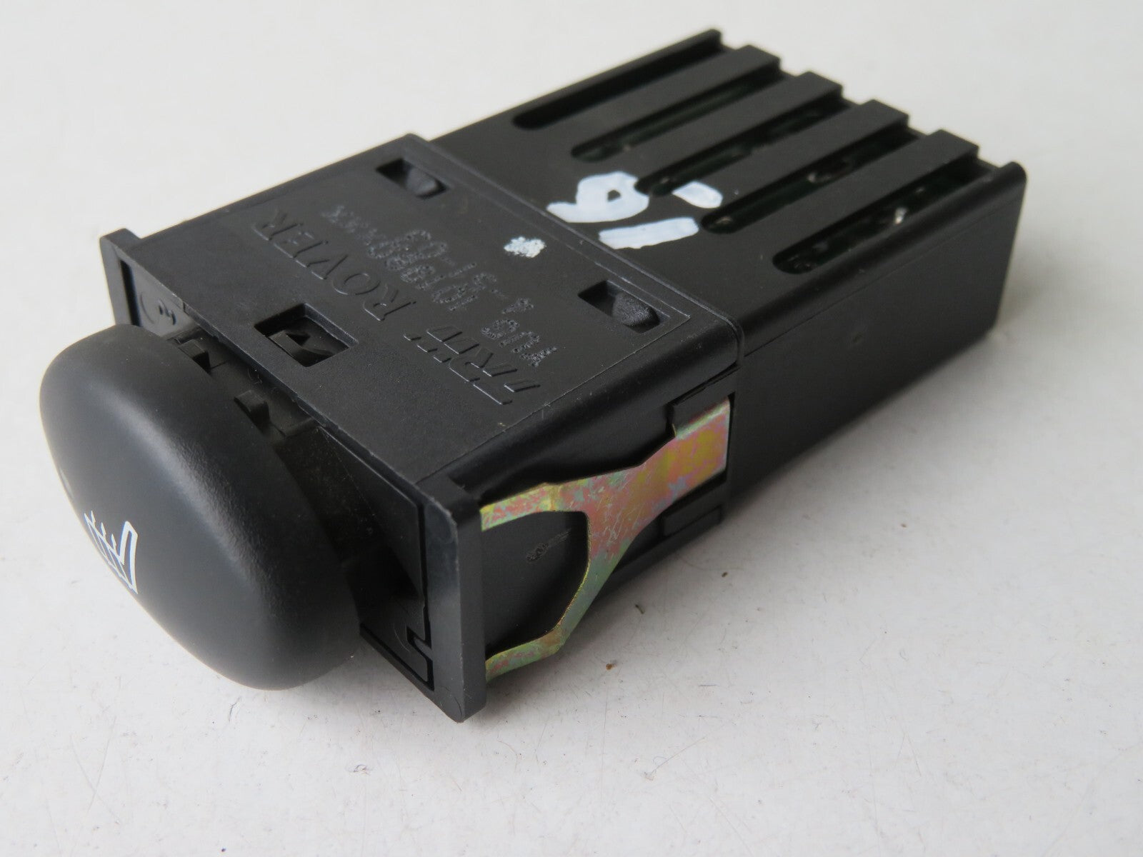 ROVER 75 HEATED SEAT SWITCH YUG101980 1999-2005 A1122-16