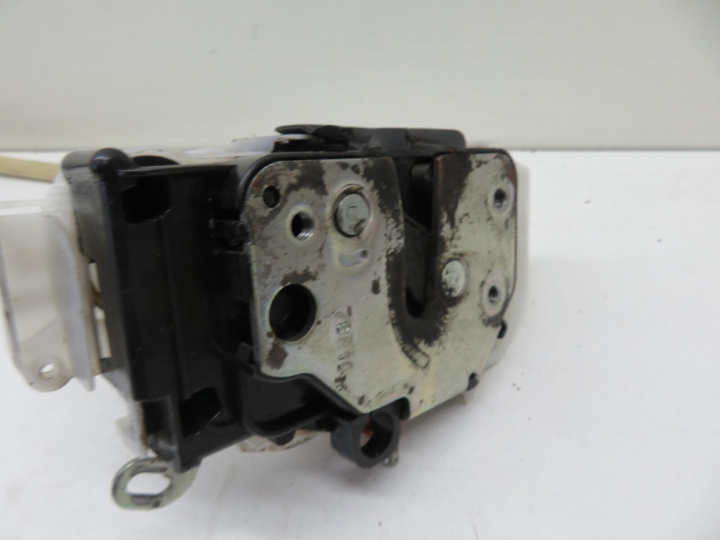 PEUGEOT BIPPER OSF DRIVER  DOOR LOCK CATCH 2008-2015 1734-13